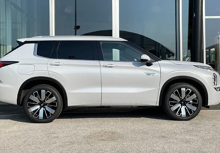 Zunanja slika - Mitsubishi Outlander - PHEV 4WD 2.4 Instyle+ Avt. - 3