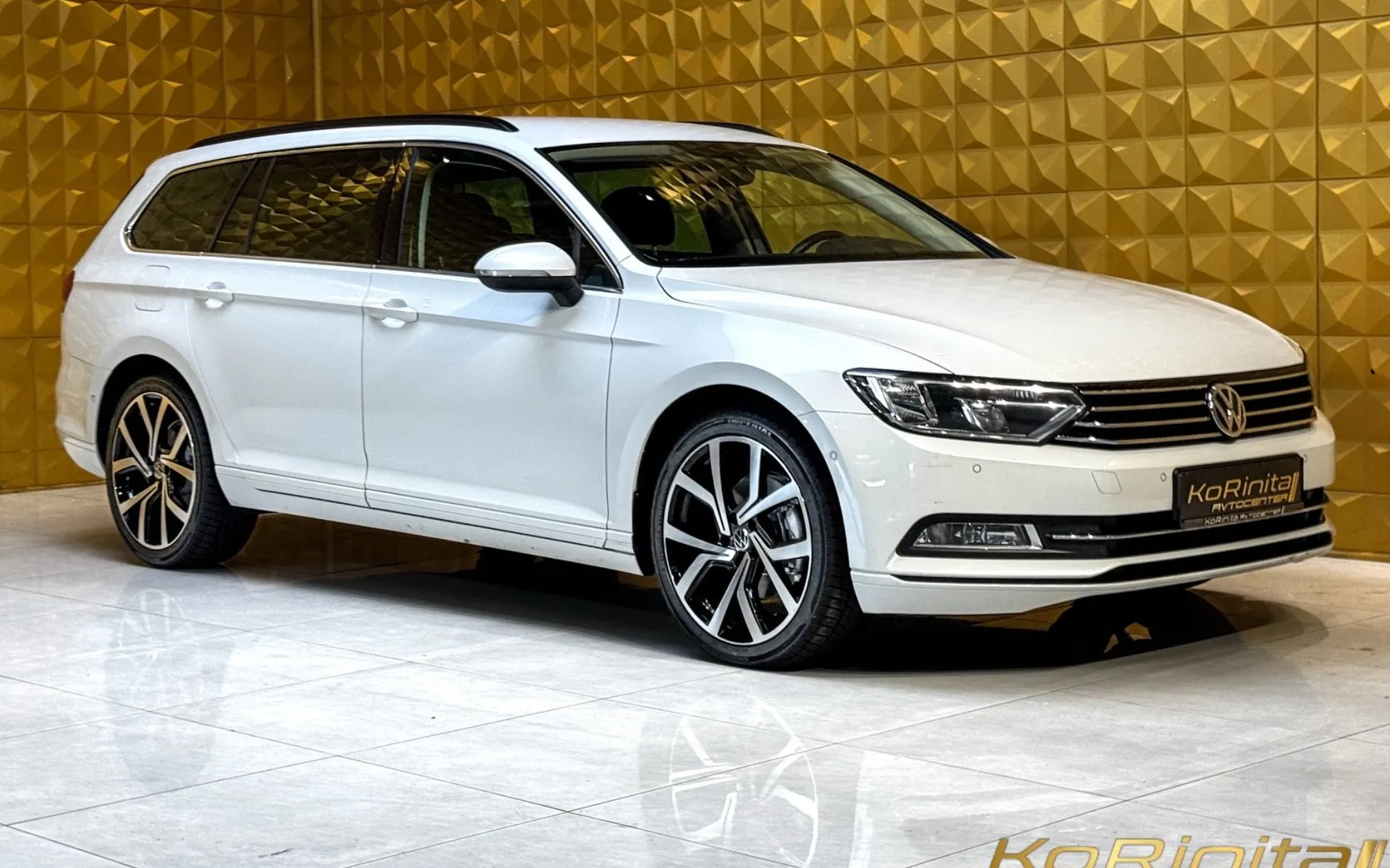 Zunanja slika - Volkswagen Passat Variant - 2.0 TDI AUT.-PERLA-KLJUKA-MASAZA-GRETJE-RADAR... - 1