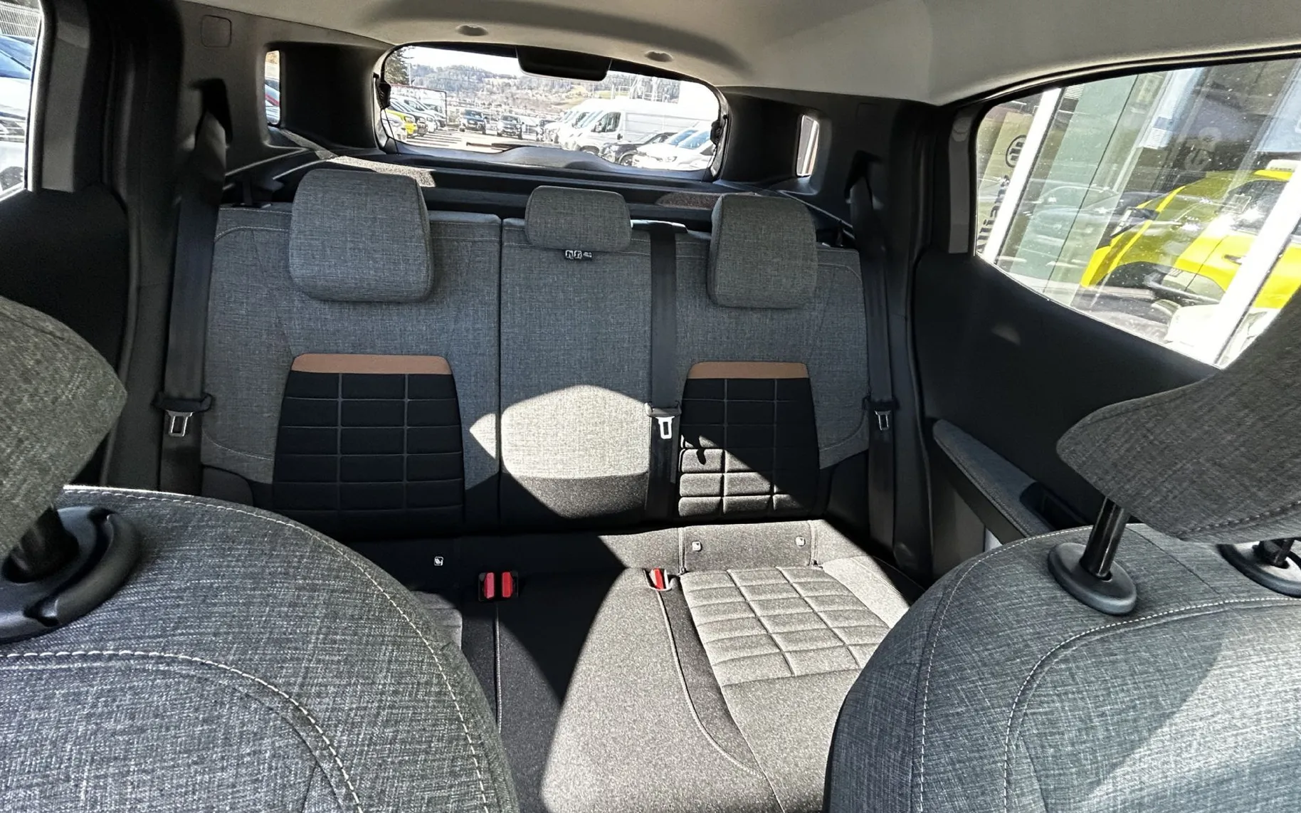 Zunanja slika - Citroën C3 Aircross - Hybrid145 ëDCS6 PLUS - 11