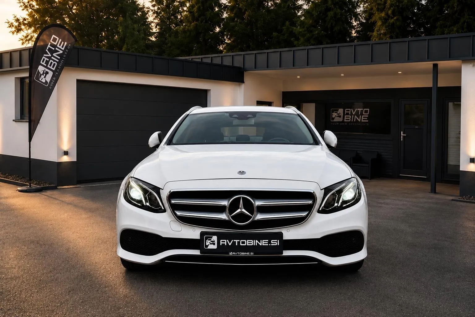 Zunanja slika - Mercedes-Benz E-Razred - E 220 D•AVANTGARDE•9G•VIRTUAL•HEAD UP•LED•NAVI... - 2