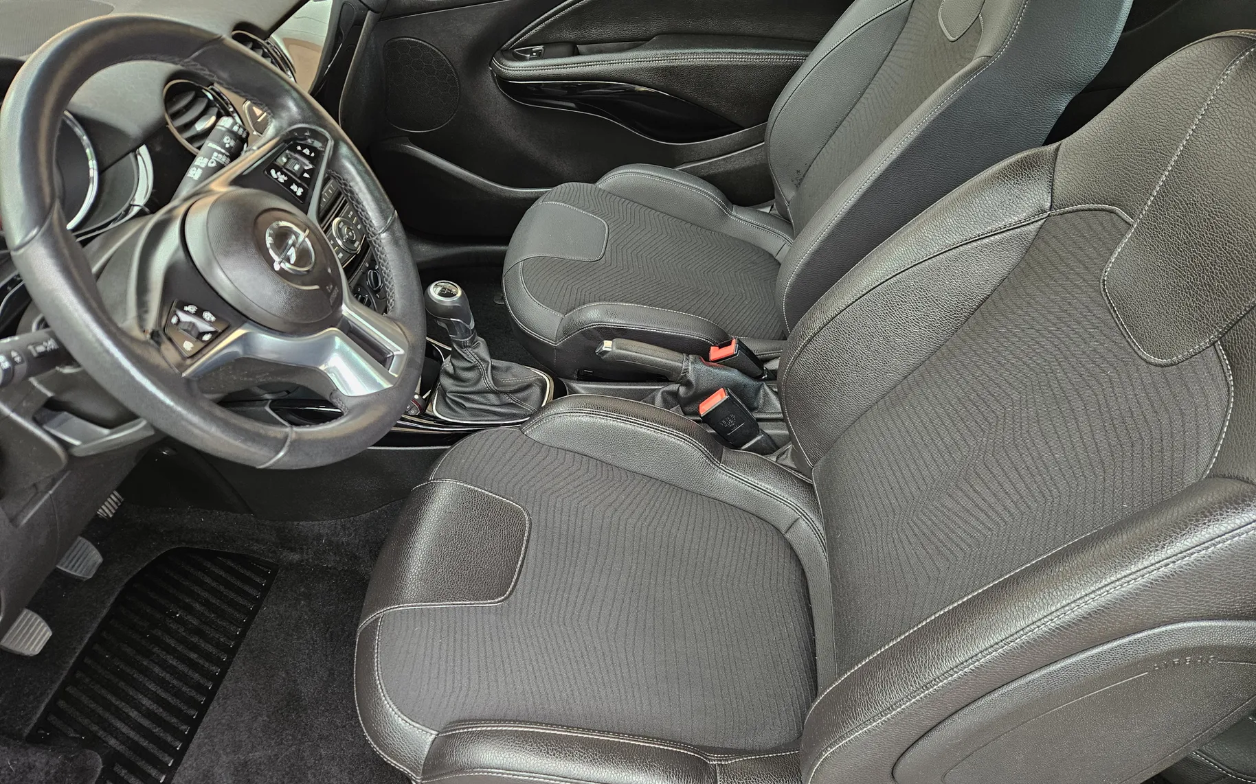 Notranja slika - Opel Adam - 1,2 Rocks - 9