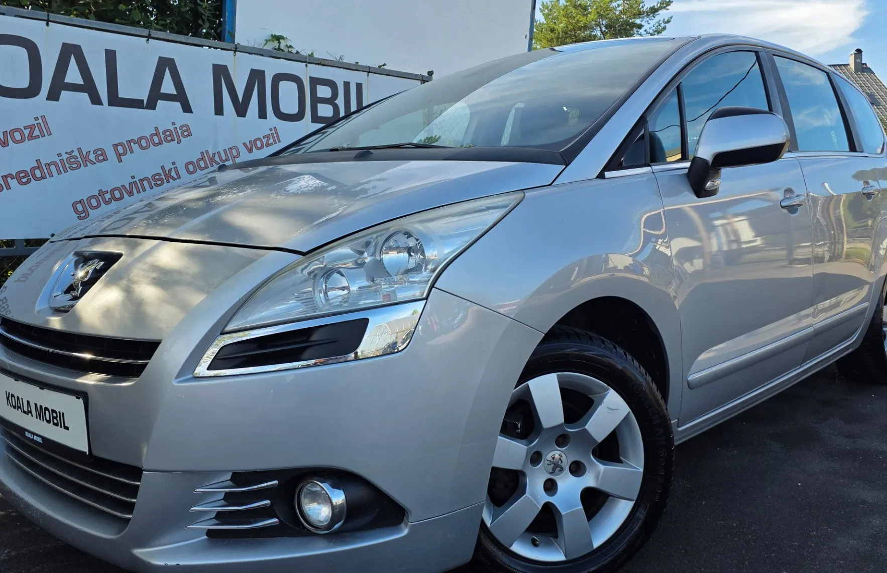 Zunanja slika - Peugeot 5008 - Premium 1.6 HDi FAP 7SEDEŽEV-KLIMA-ALU PLATIŠČA - 1