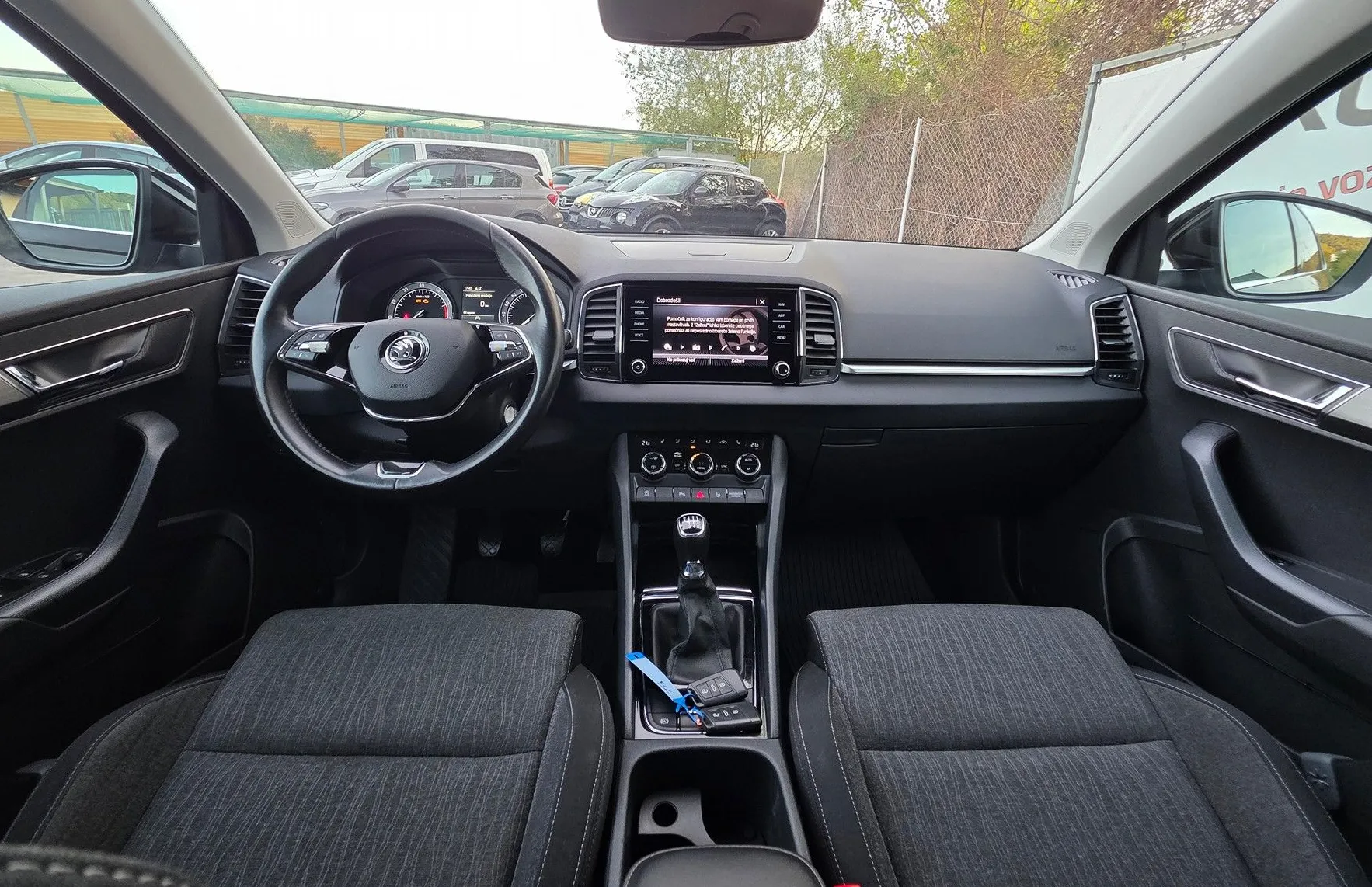 Zunanja slika - Škoda Karoq - 1.0 TSI SPORT LED-KAMERA-NAVI-GRETJE SŽ-1.LASTNIK - 9