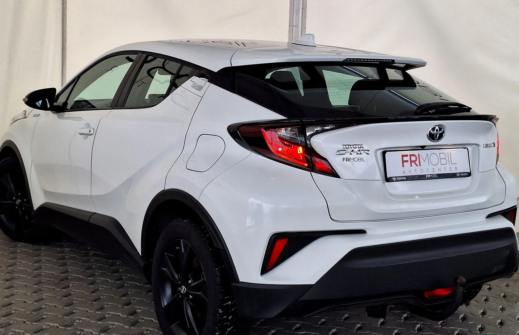 Zunanja slika - Toyota C-HR - 1.8 Hybrid C-ENTER Smart E-CVT•VL.KLJUKA•KAMERA• - 4