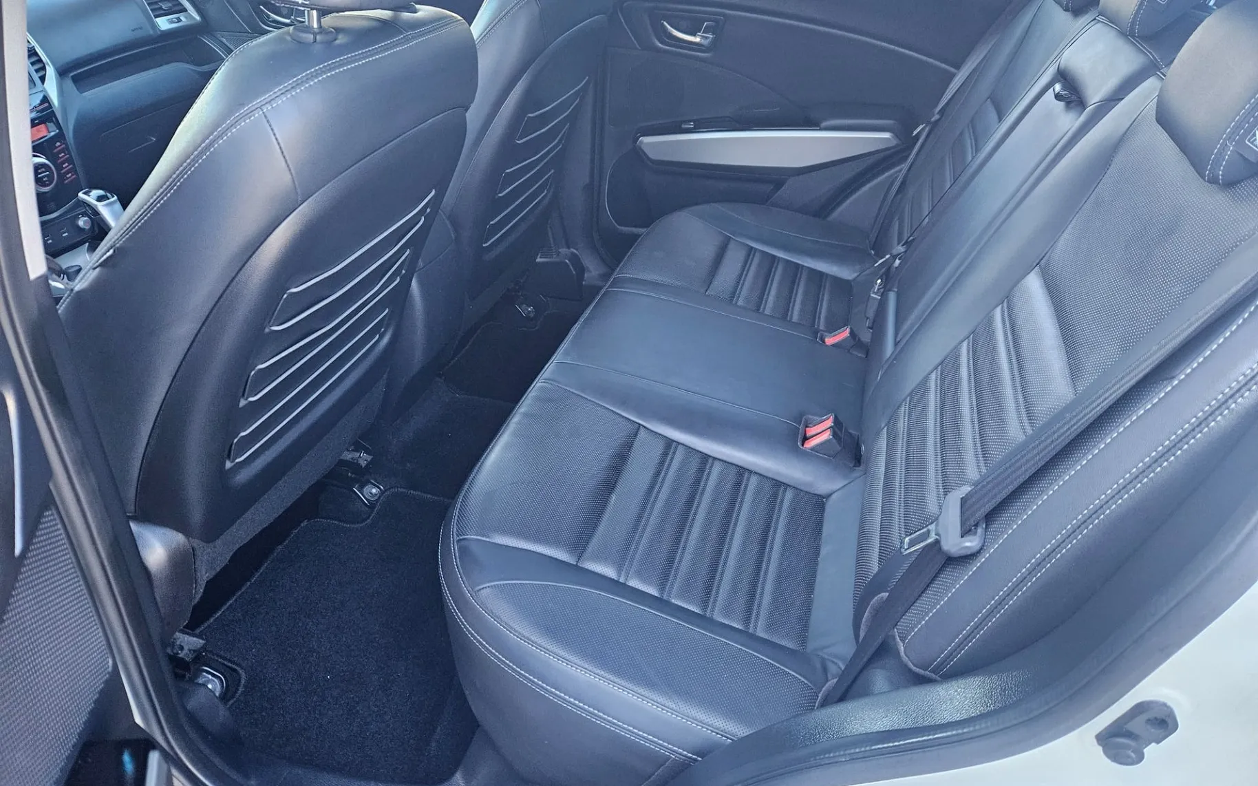 Notranja slika - SsangYong Tivoli - AWD 1.6 TD AUT.  PANORAMA  LED - 11