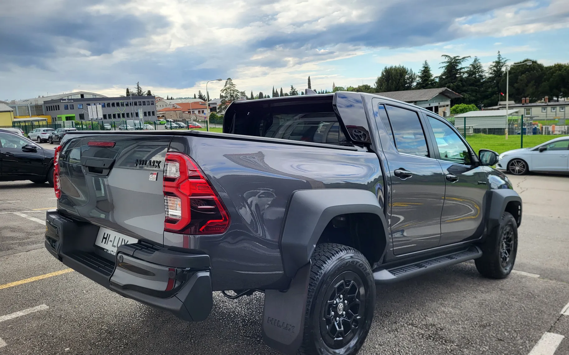 Zunanja slika - Toyota Hilux - 2.8 D-4D GR SPORT - 3