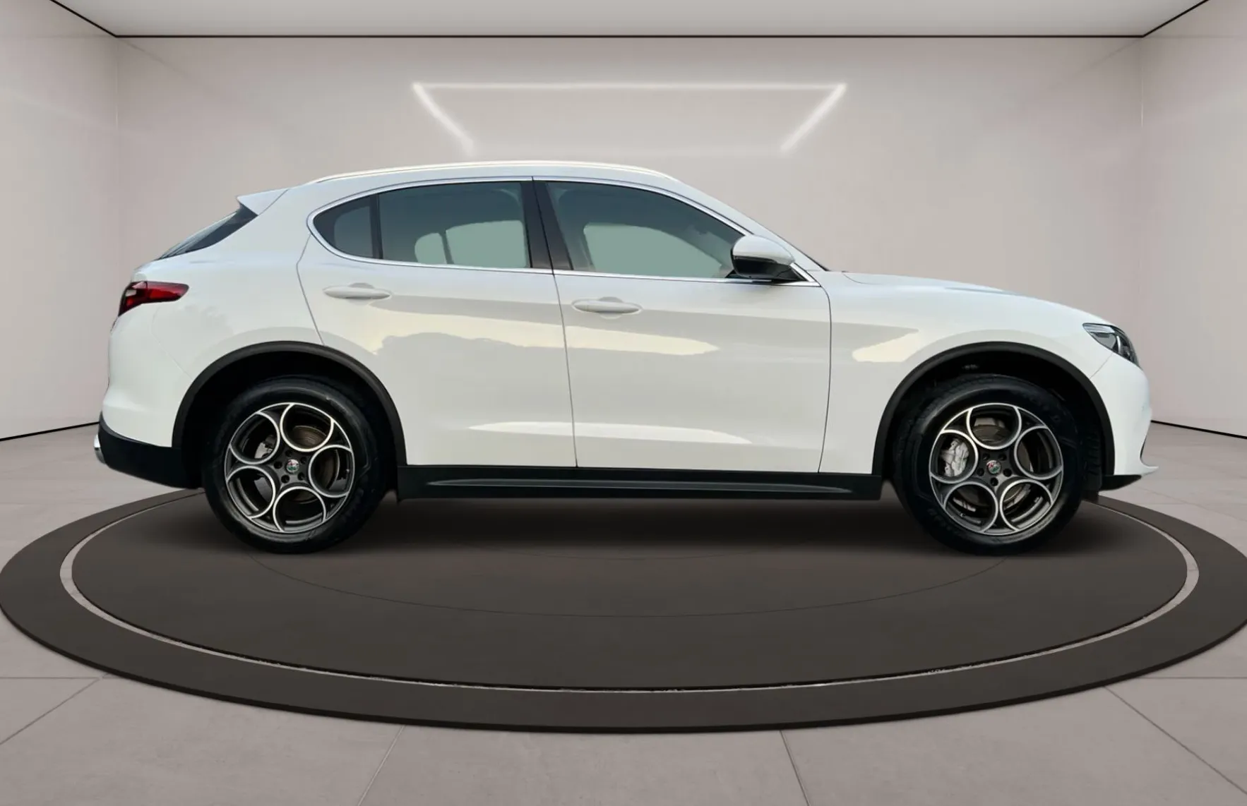 Zunanja slika - Alfa Romeo Stelvio - 2.2D Q4 190KM AVTOMATIK NAVI LED KAMERA 1.lastnik - 8