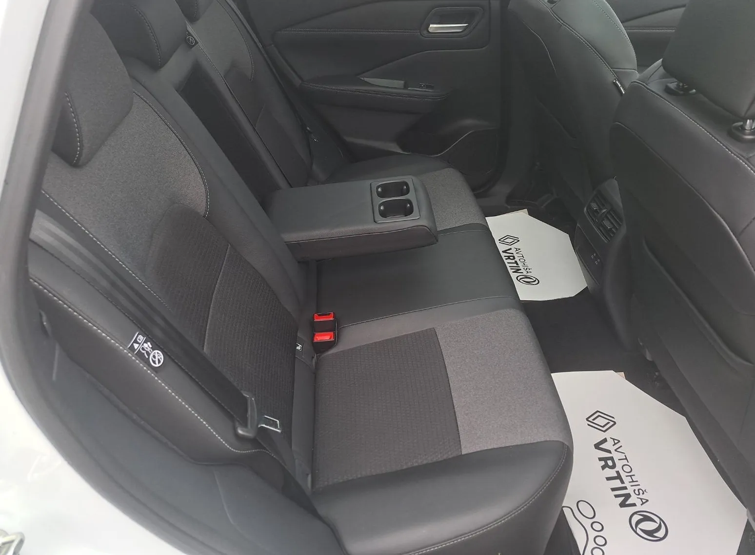 Zunanja slika - Nissan Qashqai - 1.3 DIG-T 158 X-Tr. N-CONNECTA COLD CONFORT SUN - 8