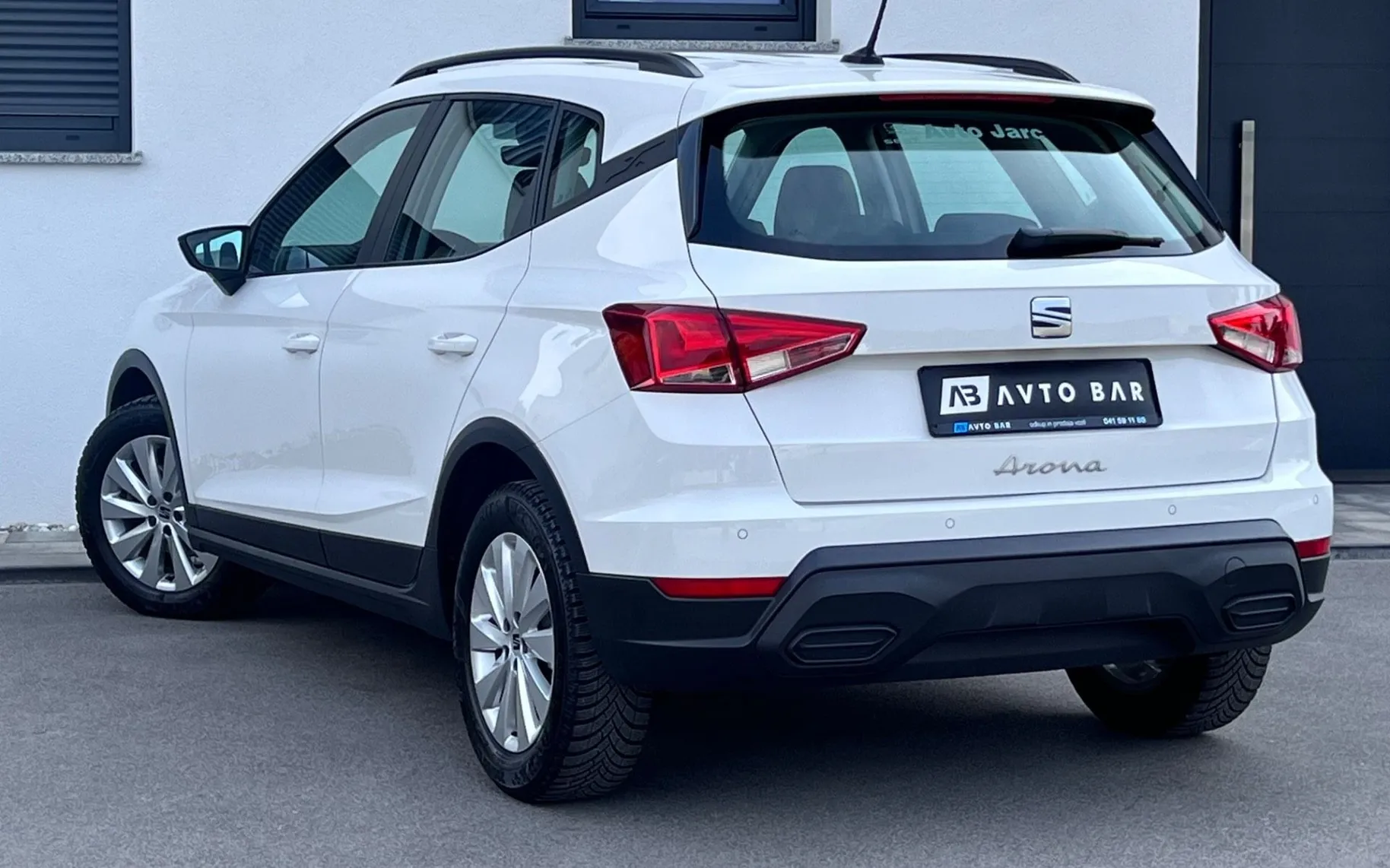 Notranja slika - Seat Arona - 1.0 TSI+1. LAST+SLO+ALU+TEMP+110KM - 8
