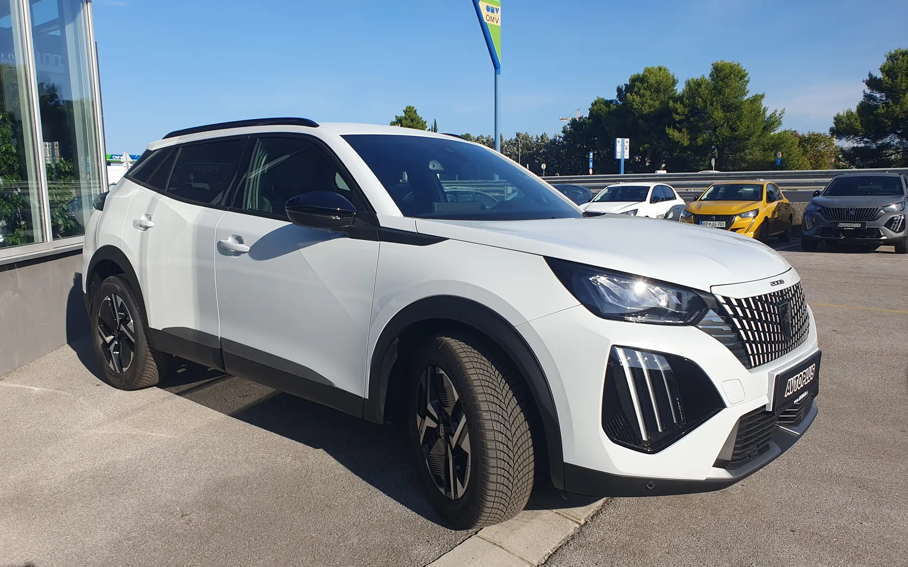 Zunanja slika - Peugeot 2008 - Allure HIBRID 145 - 4