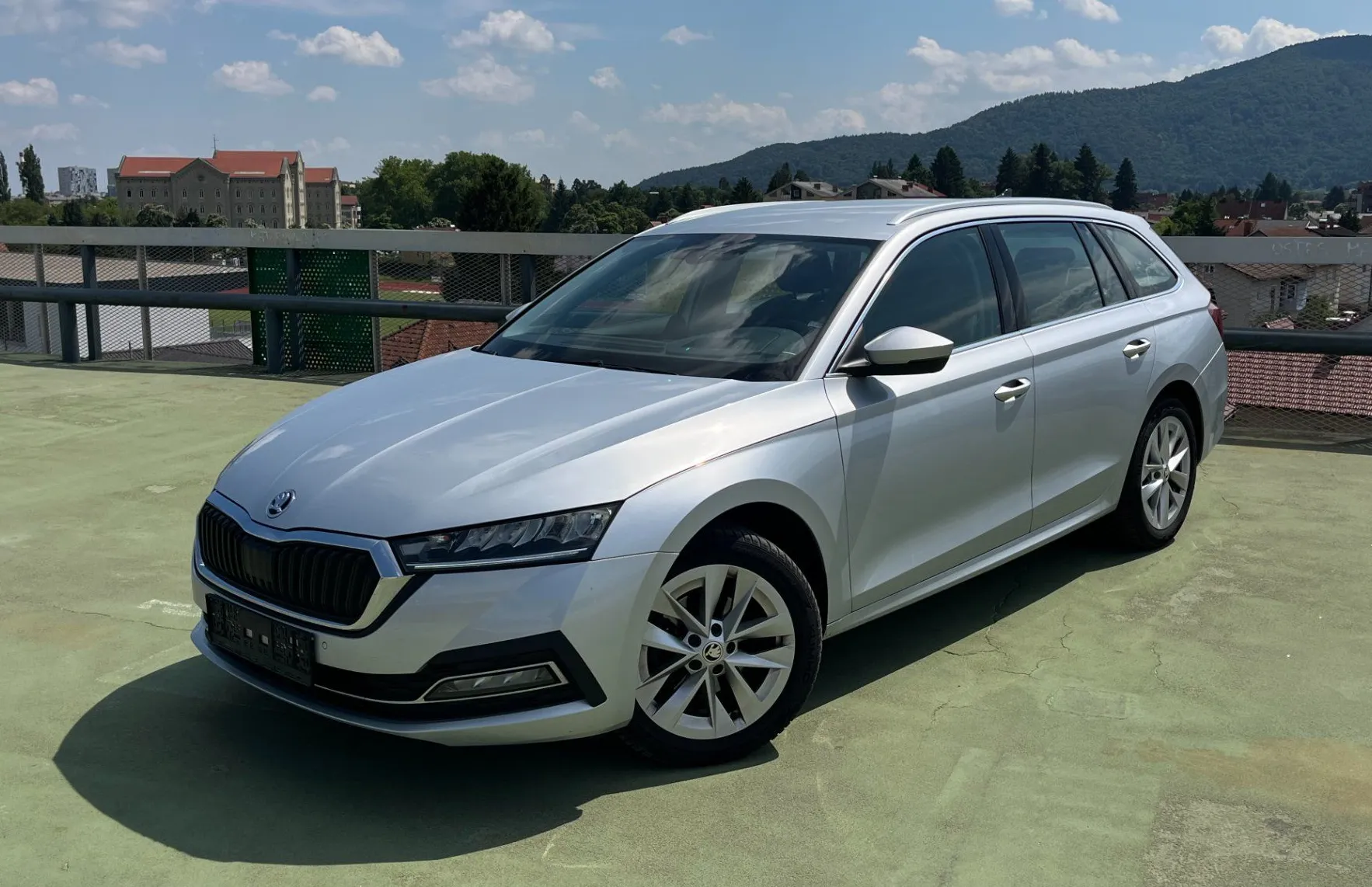 Zunanja slika - Škoda Octavia - Combi 2.0 TDI Ambition DSG.LED.HEAD UP.MASAŽ.NAVI. - 1