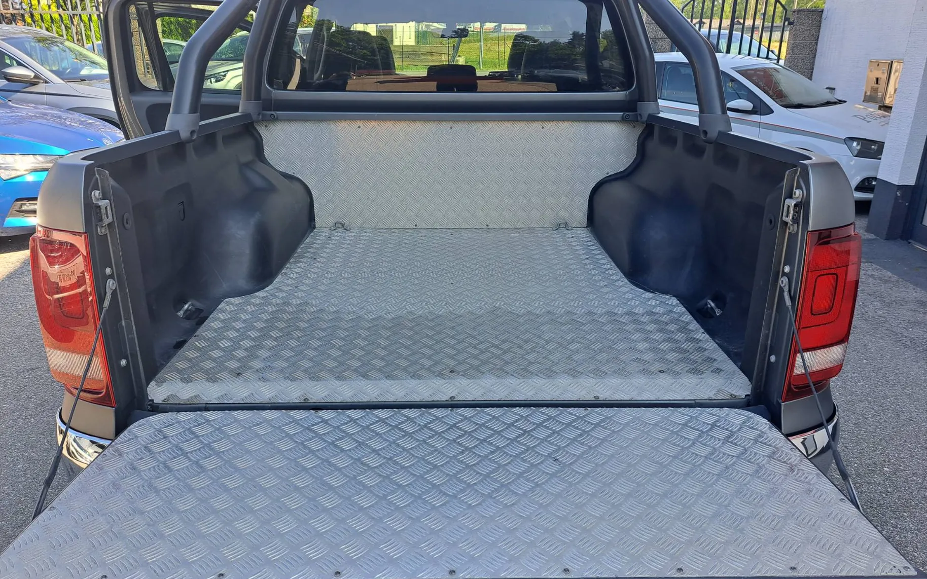 Zunanja slika - VW Amarok - 3.0 Tdi-4MOTION-Avt-1 LASTNIK-FULL LED-GARANCIJA - 12
