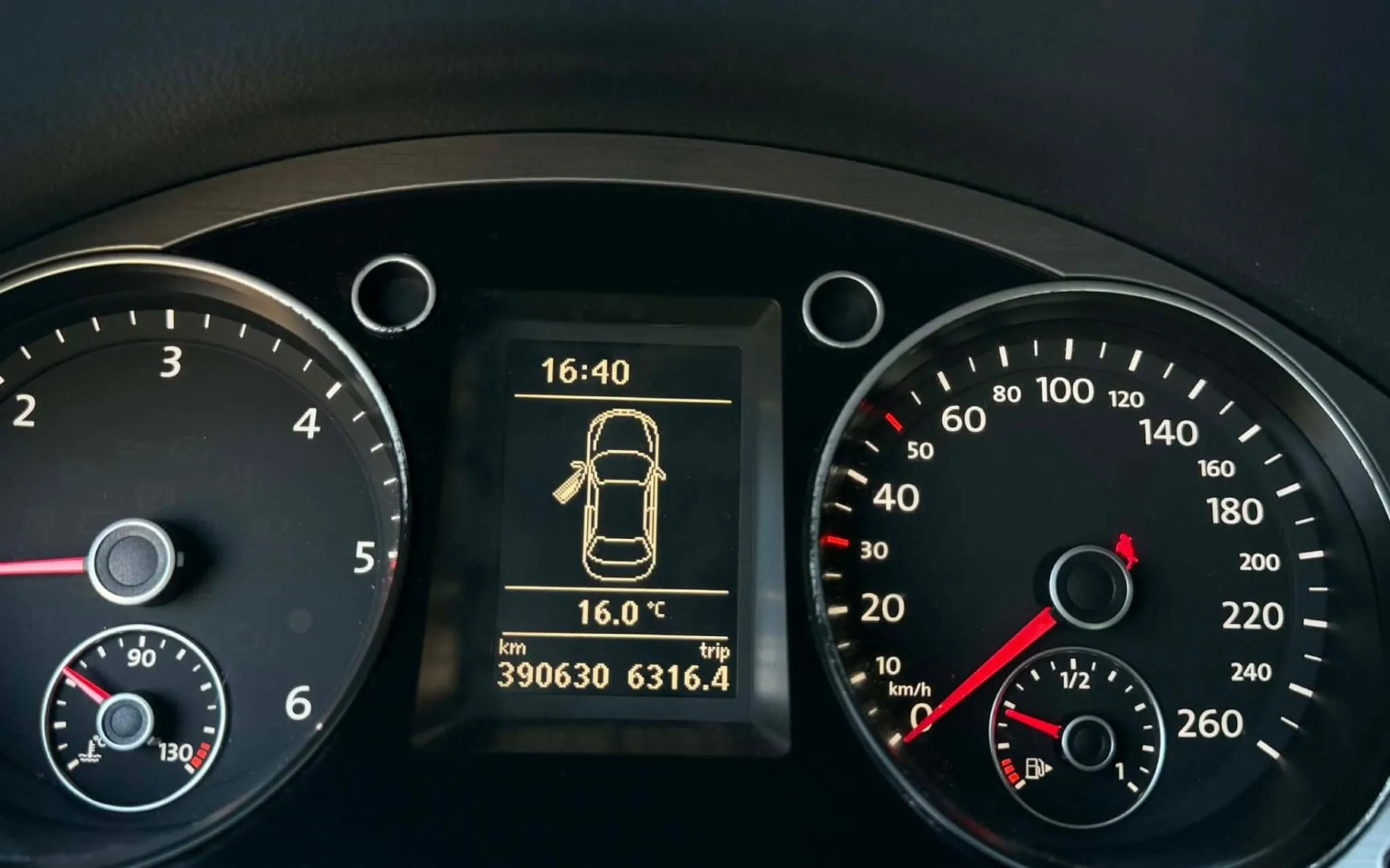 Notranja slika - Volkswagen Passat - 2.0 TDI-LIZING ZA TUJCE-PDC-TEMPOMAT-ODLIČEN- - 12