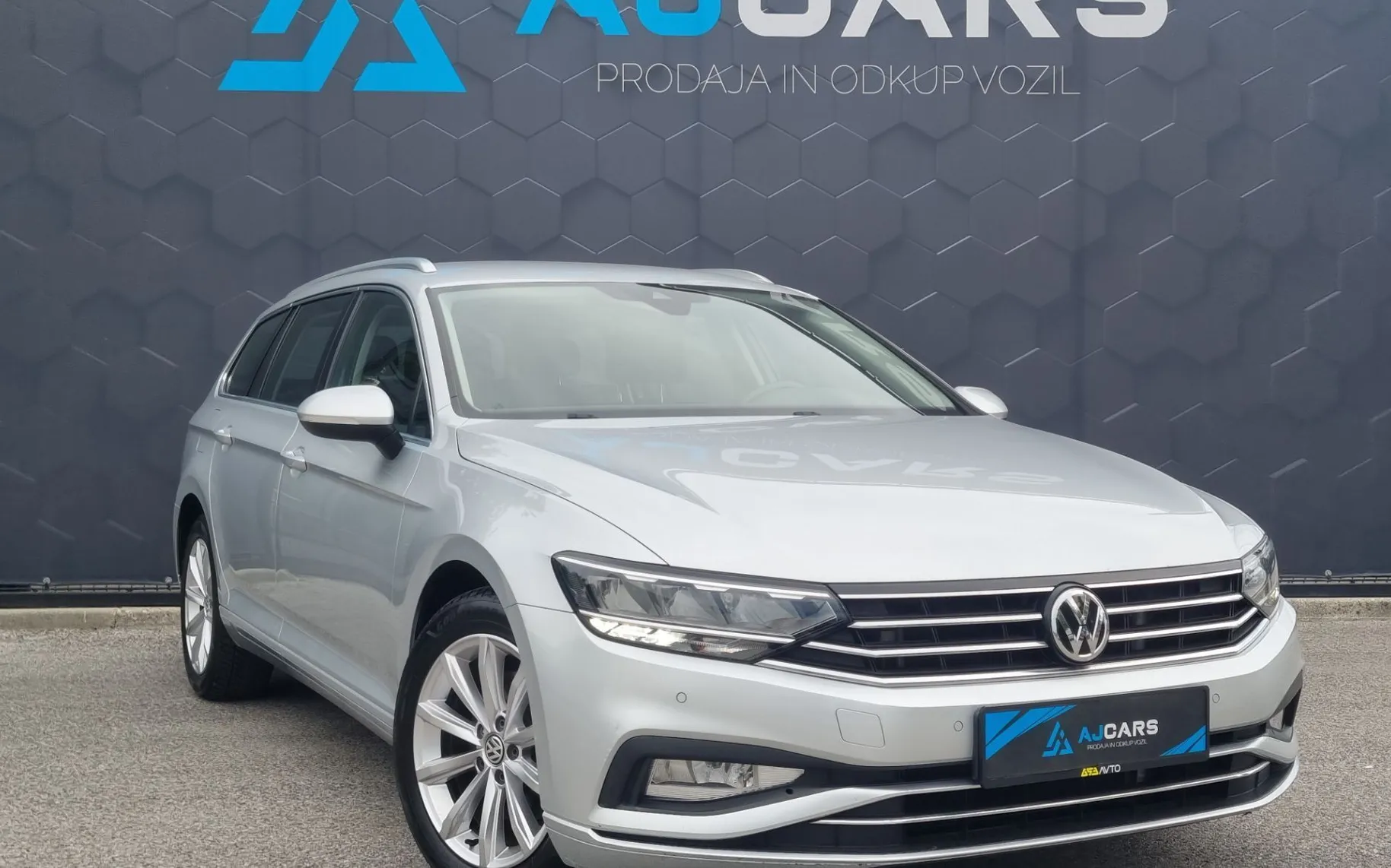 Zunanja slika - VW Passat - Variant 2.0 TDI BMT Business 110kW-DSG-LED-2XPDC-NAVI - 3