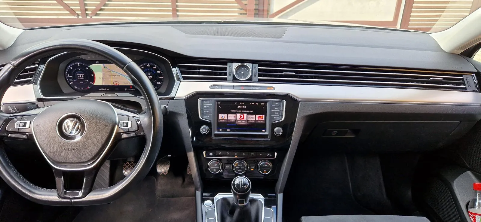 Notranja slika - Volkswagen Passat - Variant 2,0 TDI BMT R-Line Edition - 5