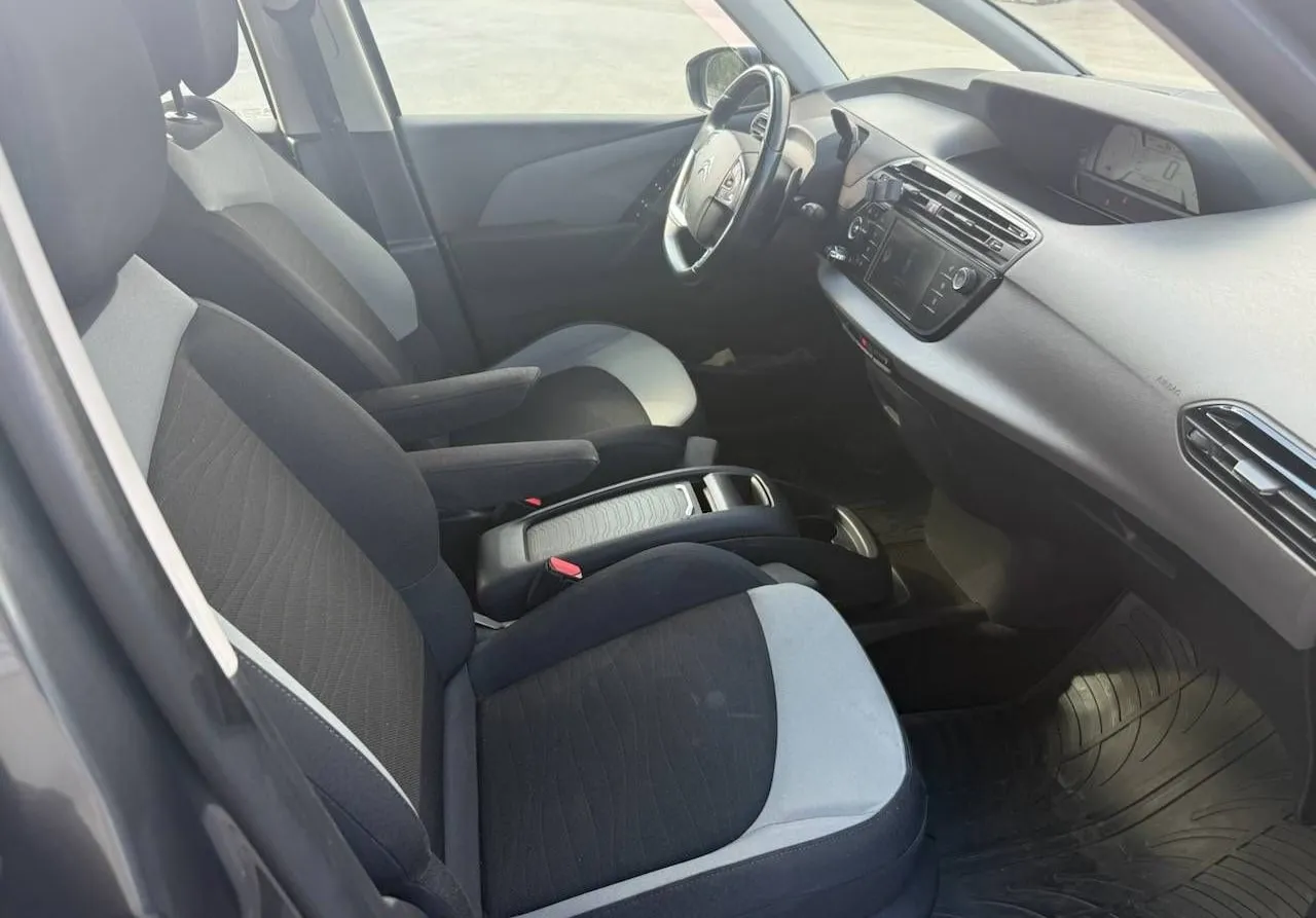Notranja slika - Citroën C4 Grand Picasso - 1.6 HDI Avt. 7-SEDEZEV NA KREDIT BREZ POLOGA... - 7