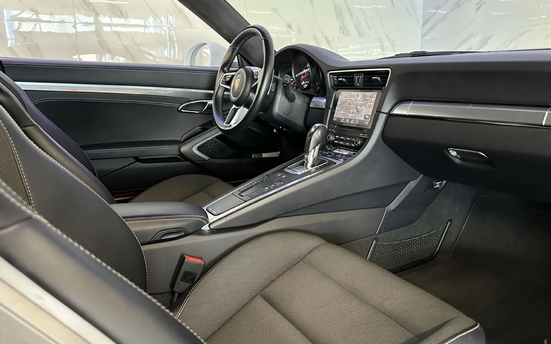 Notranja slika - Porsche 911 - 3.0 CARRERA COUPE - 12