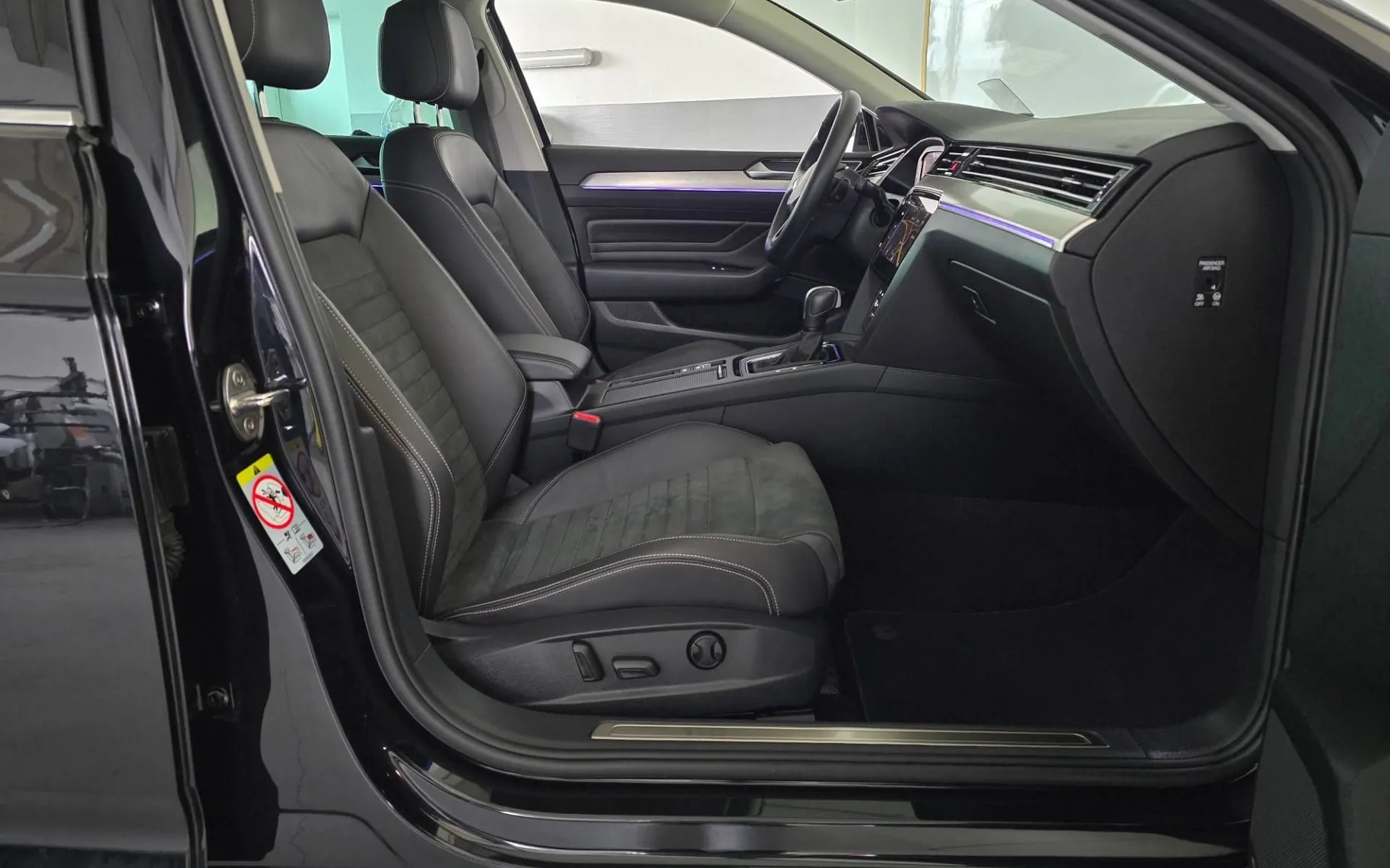 Notranja slika - Volkswagen Passat Variant - 2.0 TDI Elegance DSG- Matrix.360kam.pano.HUD.ALU18 - 18