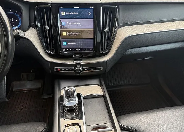 Zunanja slika - Volvo XC60 - B4D AWD AUT Inscription LED KAMERA HARMAN KARDON - 12