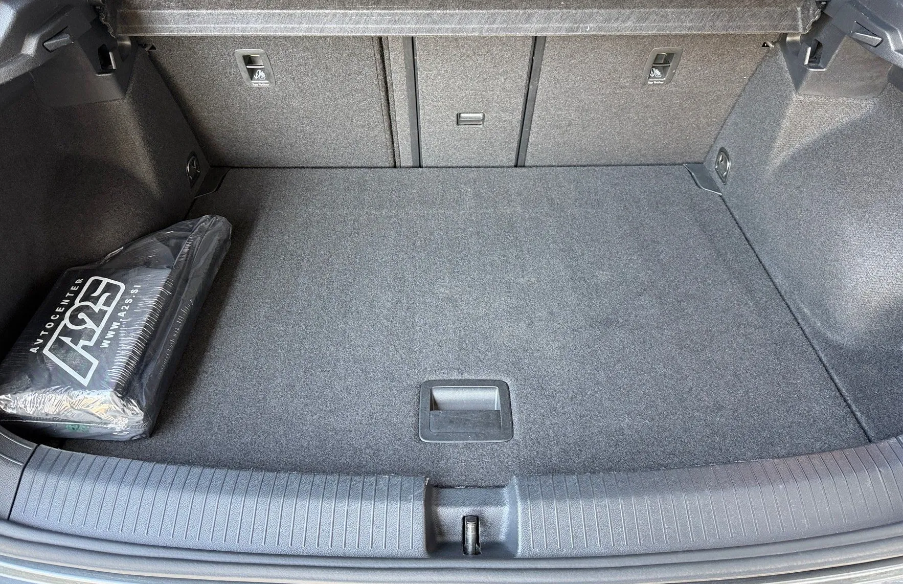 Zunanja slika - VW T-Roc - 1.0 TSI BMT R-Line-Masaža-ACC-PDC-Kamera-IQ Light - 12
