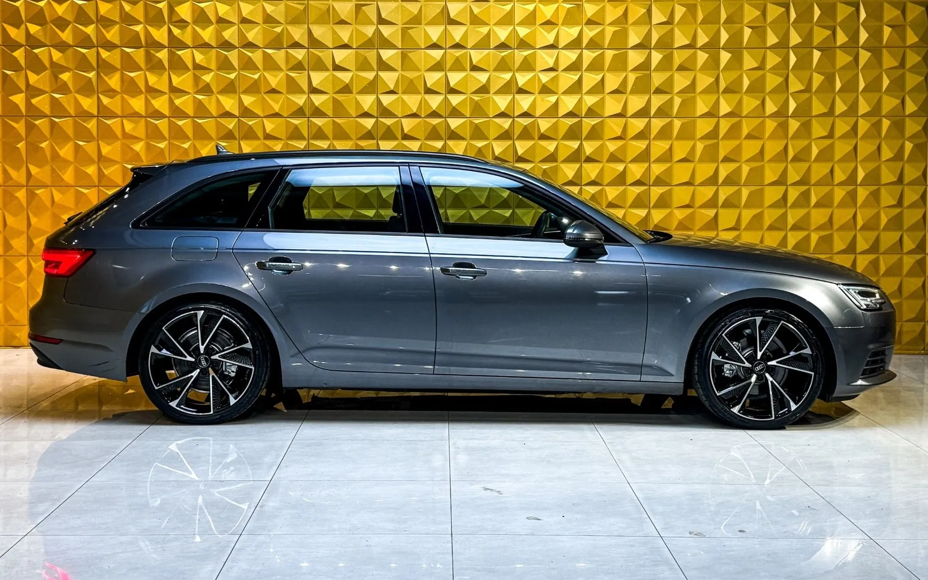 Notranja slika - Audi A4 Avant - 2.0 TDI AUT. MATRIX-NAVI.-TEMP.-EL. PRTLJAZNIK... - 12