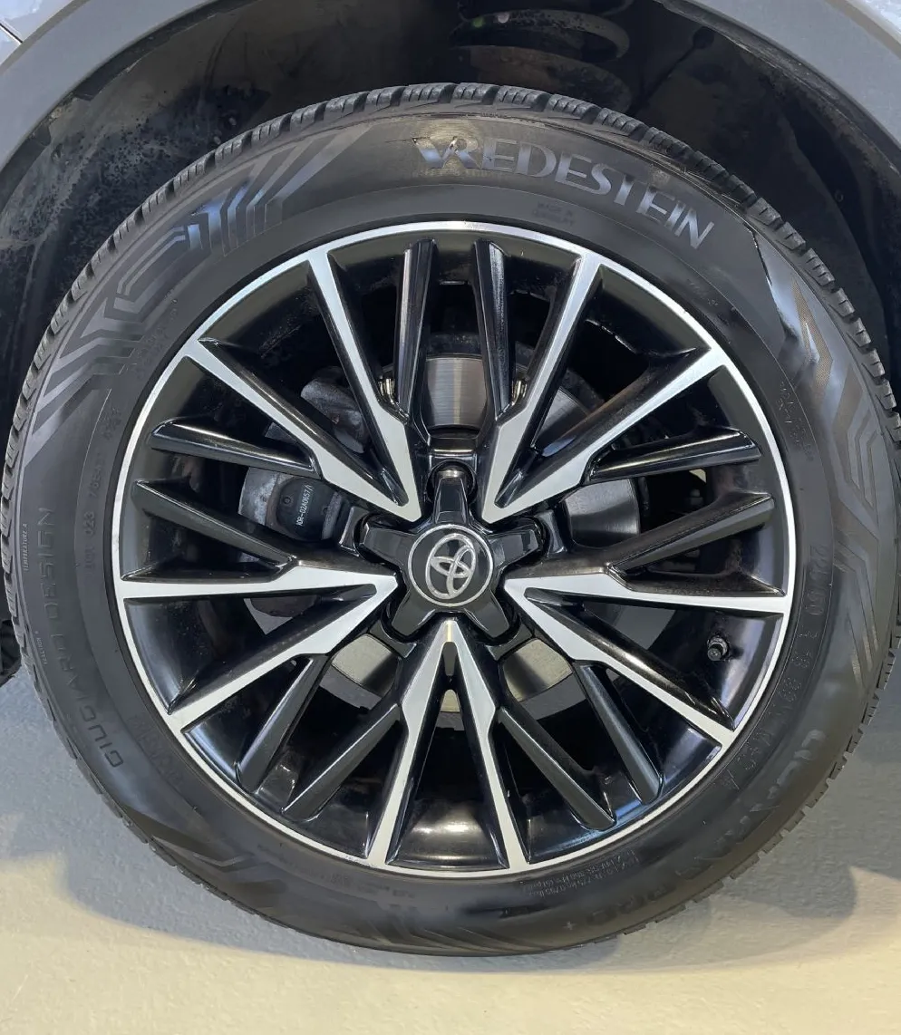 Zunanja slika - Toyota C-HR - KEYLESS-KAMERA-RADAR-LANE-PARK SENZORJI-GRETJE SED - 6