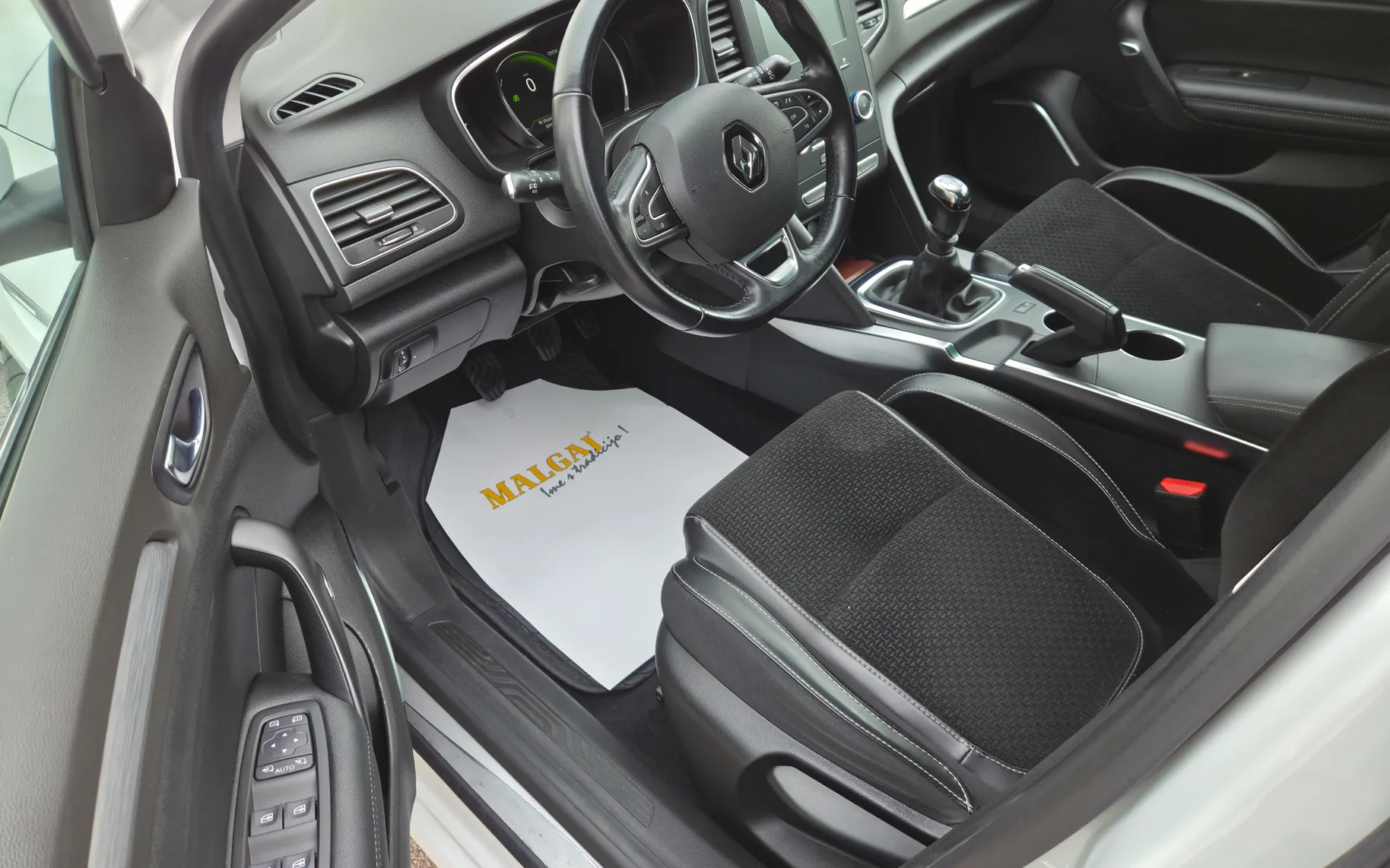 Zunanja slika - Renault Megane Limousine - Intens Berline dCi 110 Energy - 7