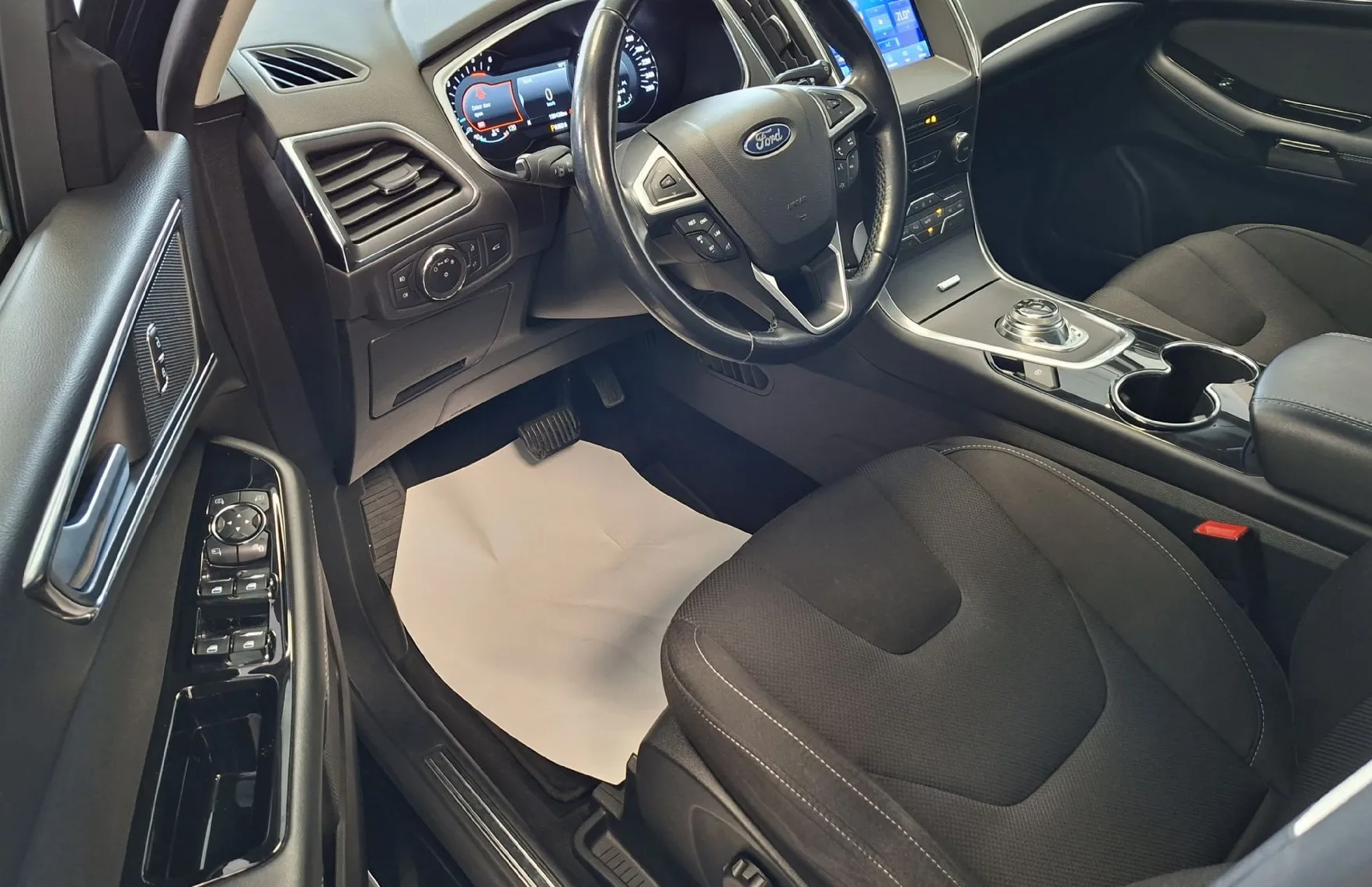 Zunanja slika - Ford S-MAX - 2.0 EcoBlue 110 kW FWD Titanium Auto-LED-NAVI- - 7