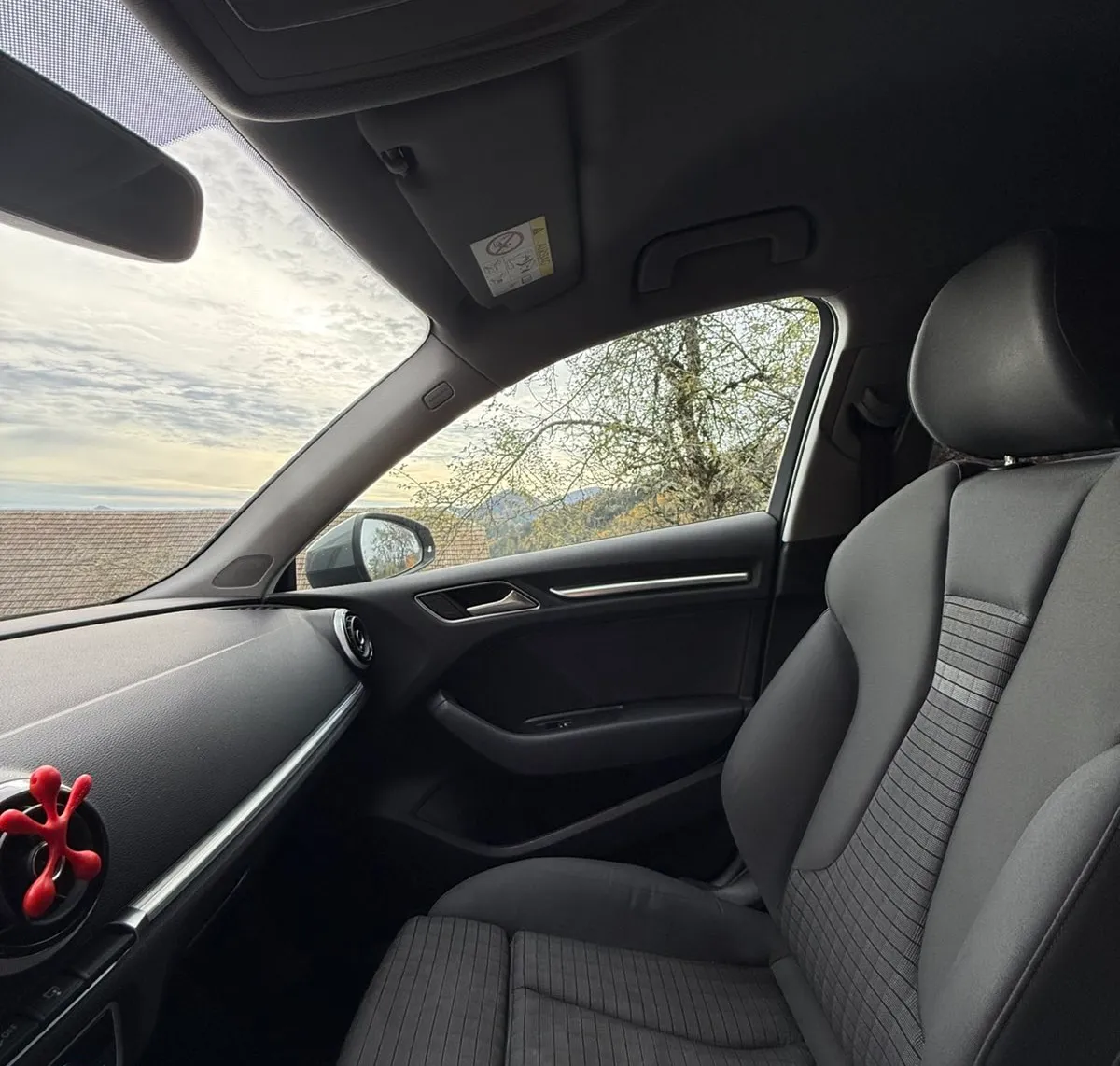 Notranja slika - Audi A3 - Sportback 2,0 TFSI Sport S tronic - 15