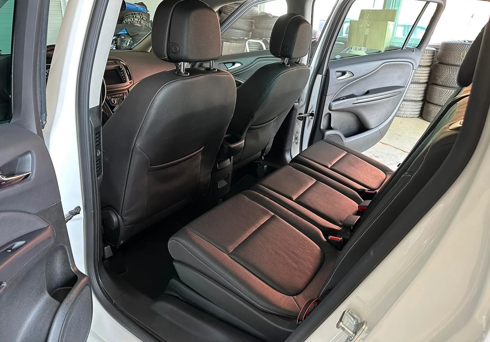 Notranja slika - Opel Zafira - 1.6 CDTI-FULL LED-7 SEDE  381 EV-NAVI-KAMERA-PDC-T.. - 10