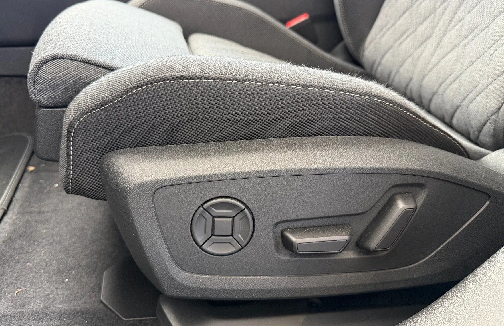 Zunanja slika - Audi A5 - e-hybrid quattro Business S tronic 220kW - 17