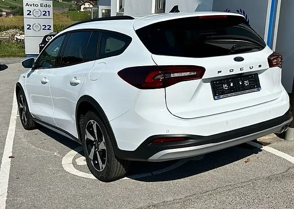 Zunanja slika - Ford Focus - 1.0 EcoBoost 125KM  ACTIVE - AKCIJSKA CENA - - 3