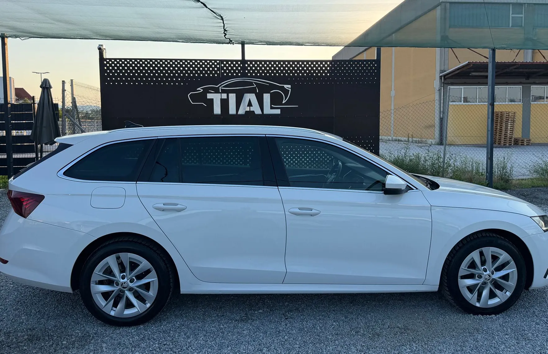 Zunanja slika - Škoda Octavia - 2.0 TDI Style DSG-VIRTUAL-AMBI-ACC-EL.PRTL-ALU - 8
