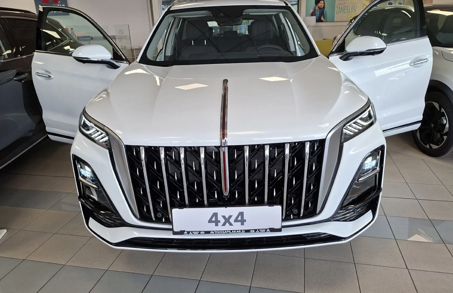 Zunanja slika - Hongqi HS5 - 2.0 T 4WD DCT - VOZILO NA ZALOGI - 5