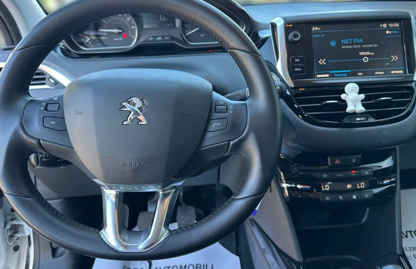 Zunanja slika - Peugeot 2008 - 1.2 SLOVENSKI 1.LASTNIK MOŽNOST BREZ POLOGA - 14