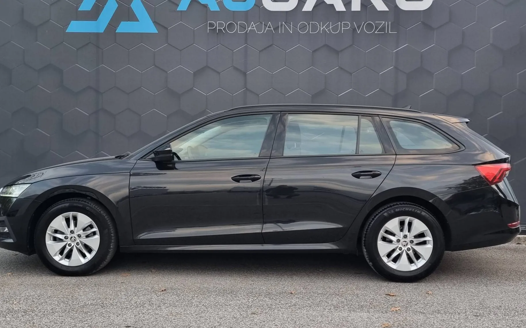 Zunanja slika - Škoda Octavia - 2.0 TDI Executive Dsg-Virtual-Led-ACC-LineAss... - 4