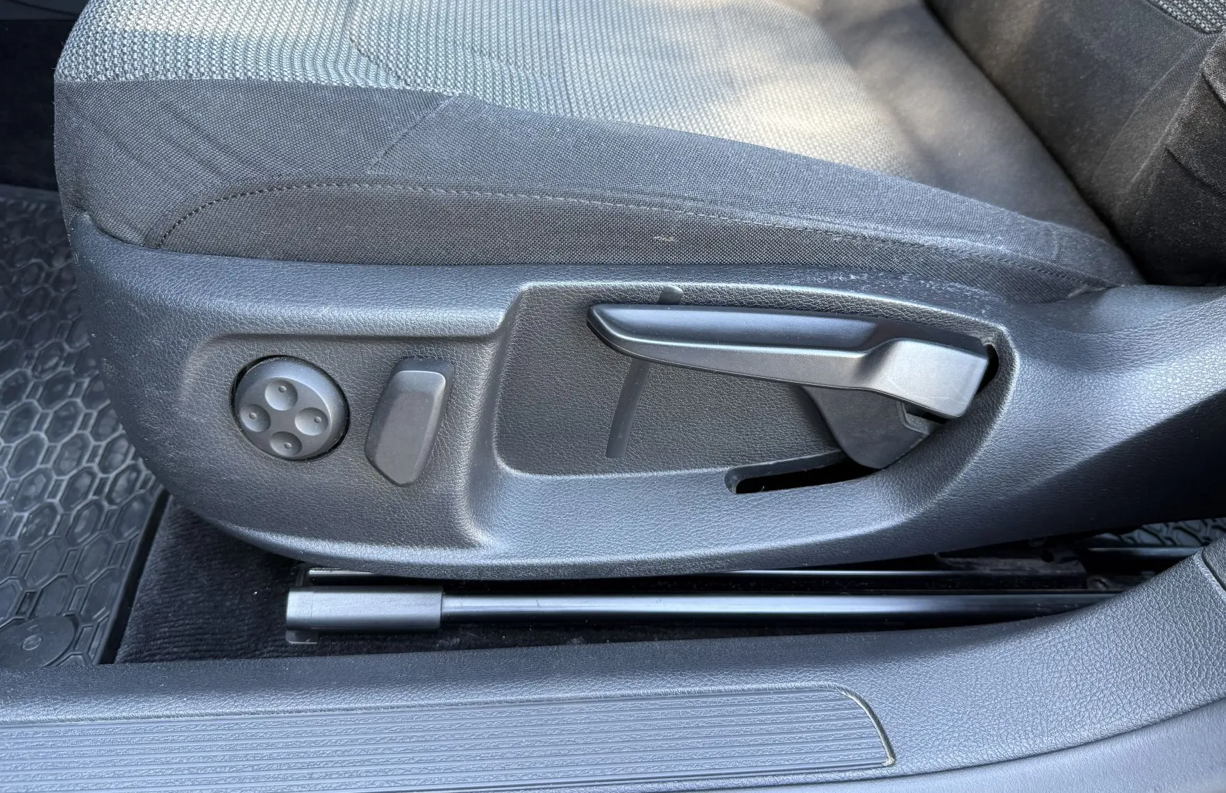 Zunanja slika - VW Passat - 2.0 TDI DSG BlueM. Comfortline tempomat - 17