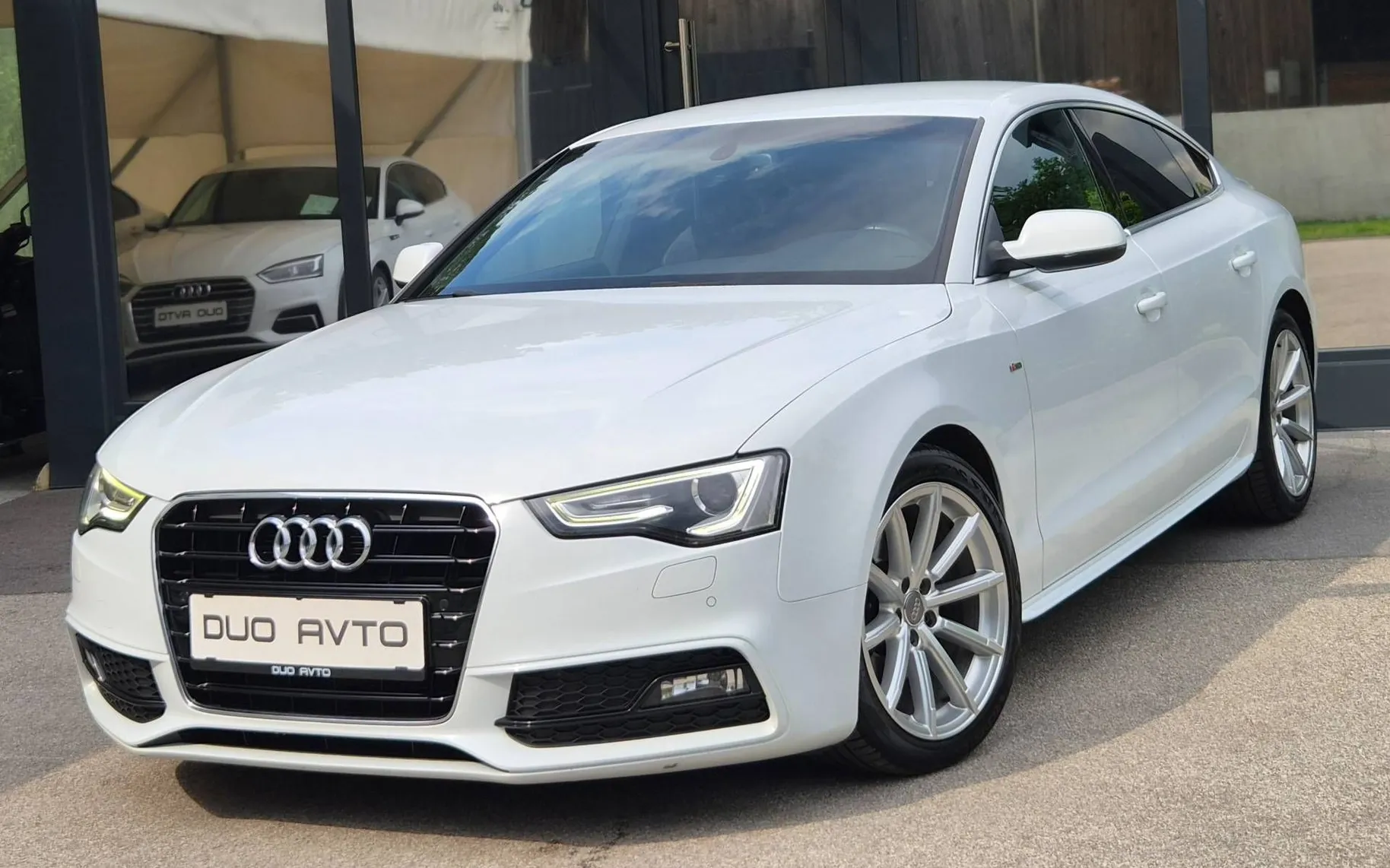 Zunanja slika - Audi A5 Sportback - 2.0TDI-AUT.-S LINE-SPORT-2XLED-2XPDC-USNJE-NAVI-F1 - 2
