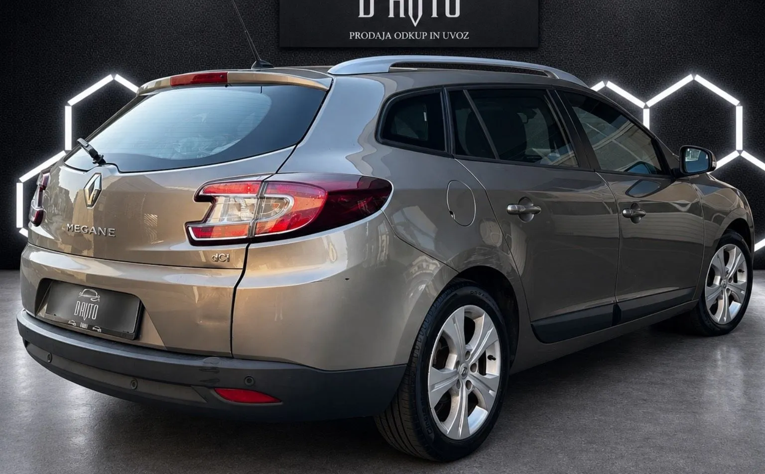 Zunanja slika - Renault Megane - Grandtour 1.5 dCi NAVI+TEMPOMAT+PDC... - 6