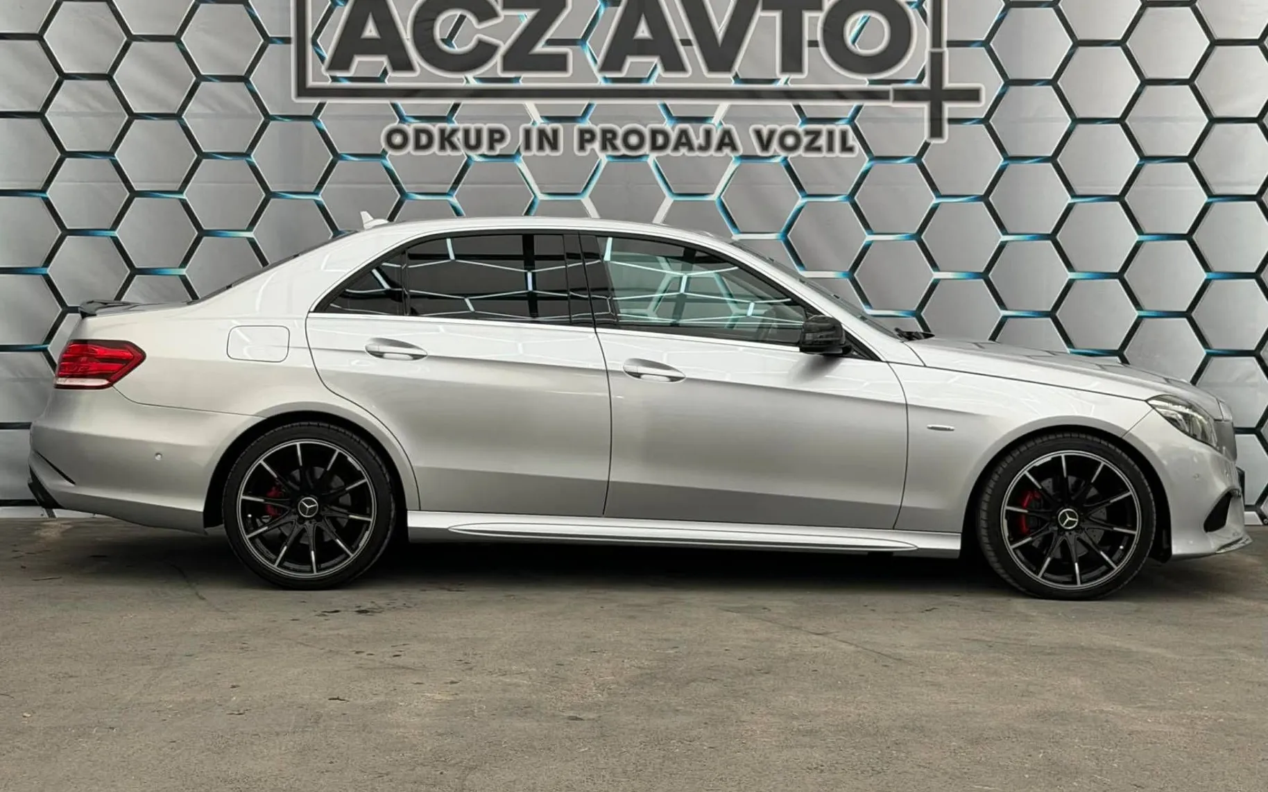 Zunanja slika - Mercedes-Benz E-Razred - E 200D•AUT•EDITION•FUL LED•NAVIGACIJA•6.3 LOOK•F1• - 5