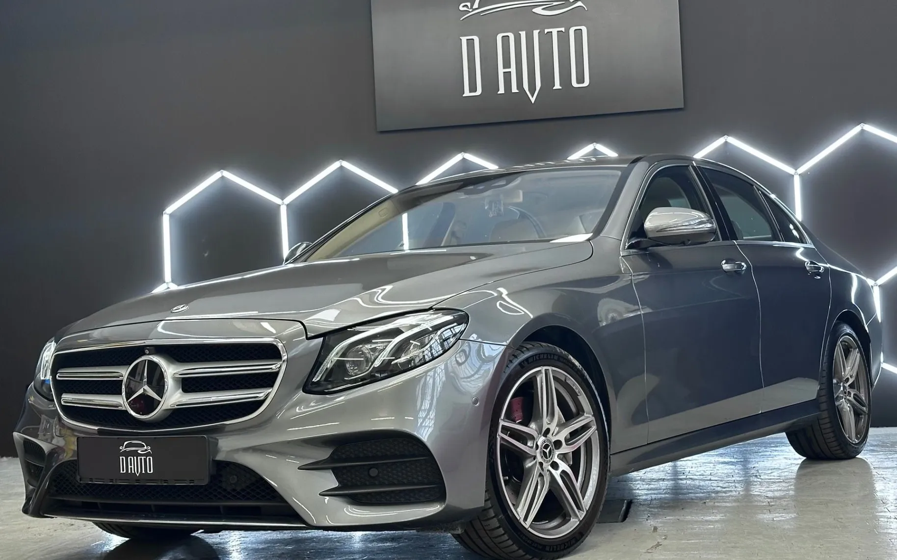 Zunanja slika - Mercedes-Benz E-Razred - E 220 d 4MATIC AMG+MULTIBEAM+VIRTUAL+360KAMERA+1 - 1