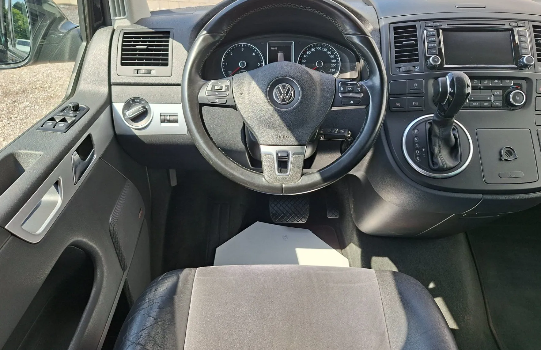 Zunanja slika - Volkswagen Multivan - 2.0 TDI Highline DSG - 8