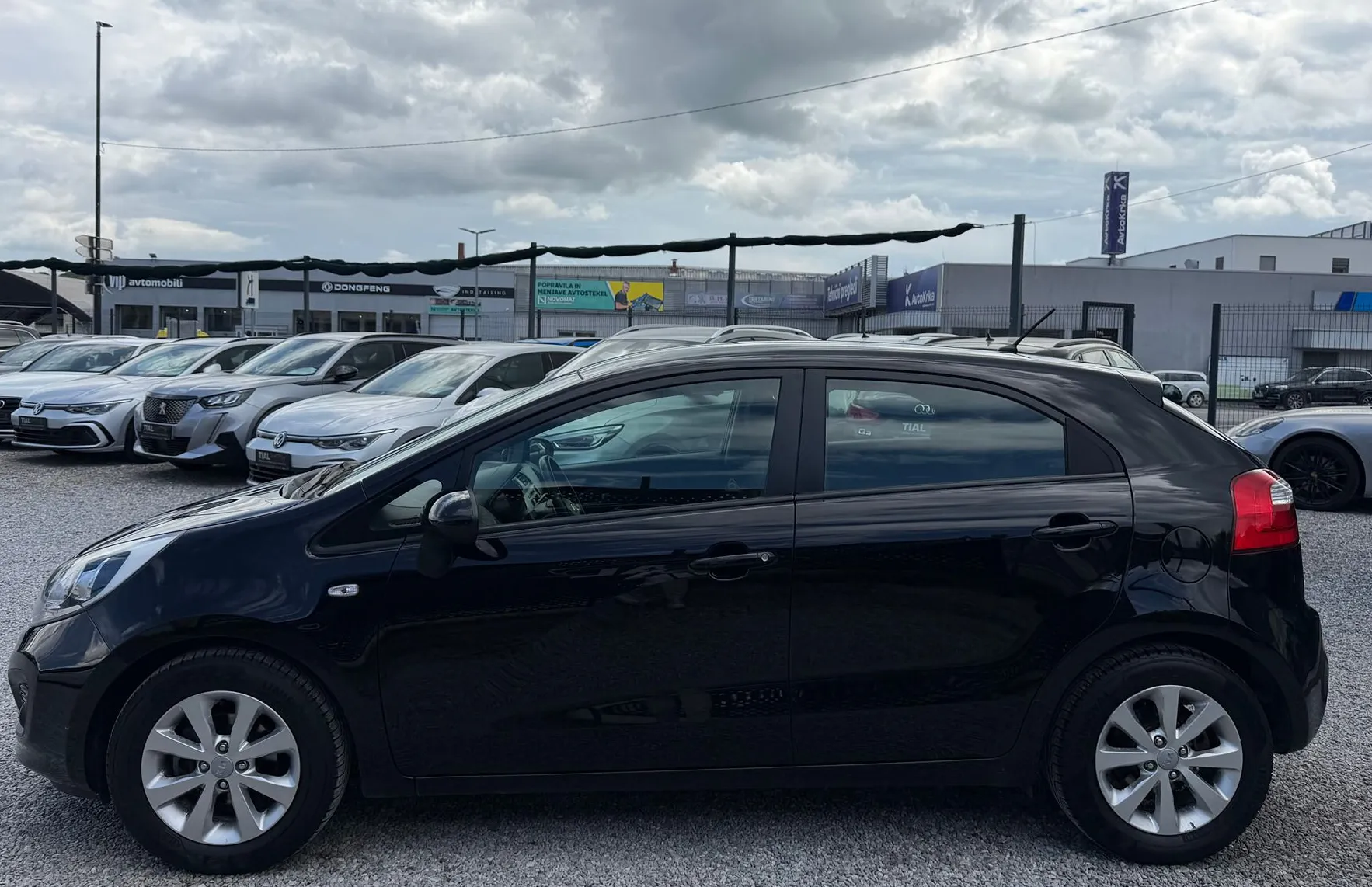 Zunanja slika - KIA Rio - 1.2 SAMO 78.000KM-AVT.KLIMA-PDC-SLO-NA OBROKE - 4
