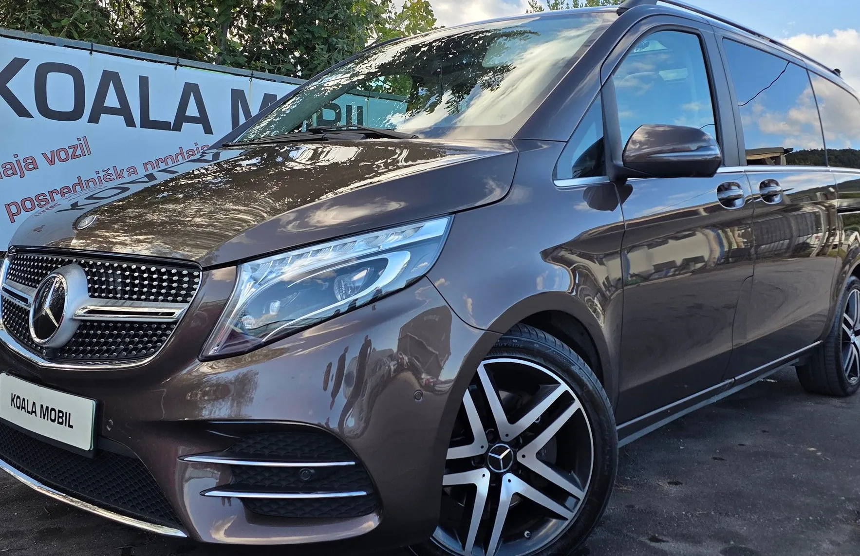 Zunanja slika - Mercedes-Benz V-Razred - V 250D 7 SEDEŽEV-LED-KAMERA-PANORAMA-ALU-ODLIČEN - 1