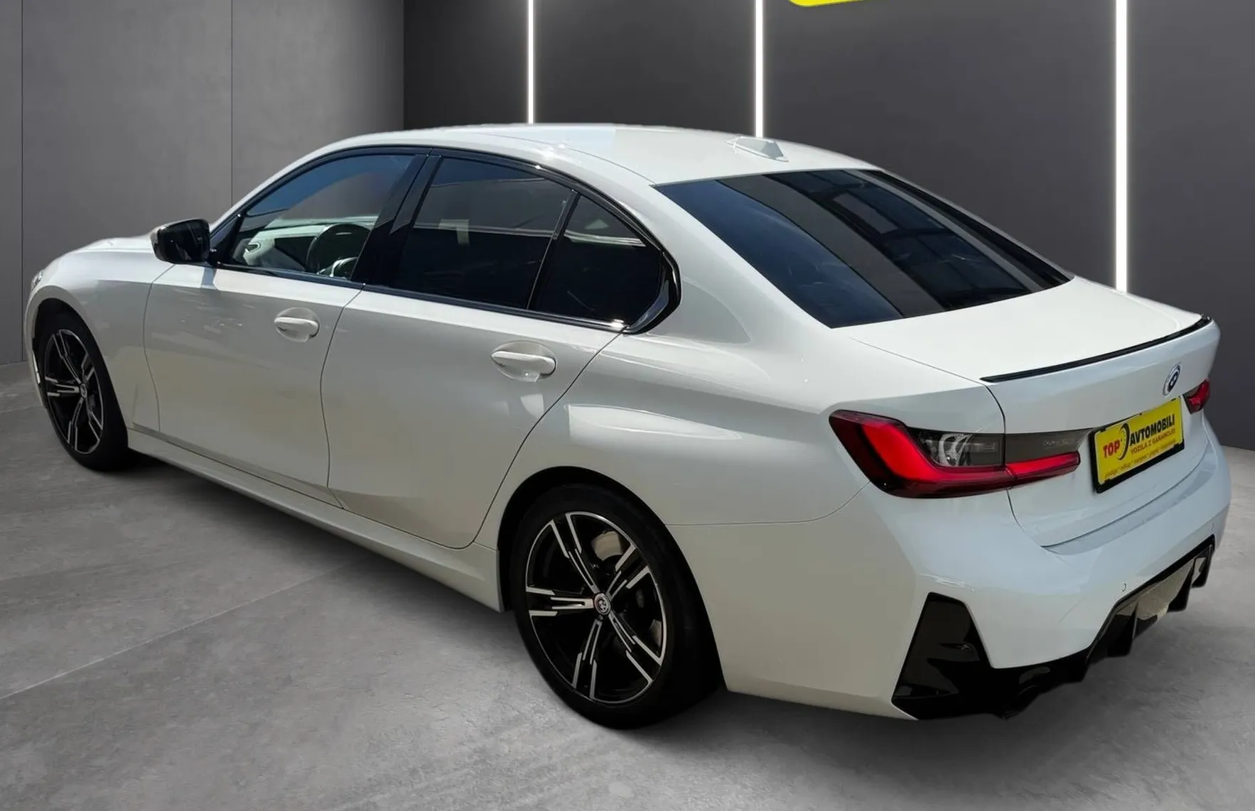 Zunanja slika - BMW Serija 3 - : 320d M PAKET LED NAVI PDC KAMERA RADAR TOP - 3