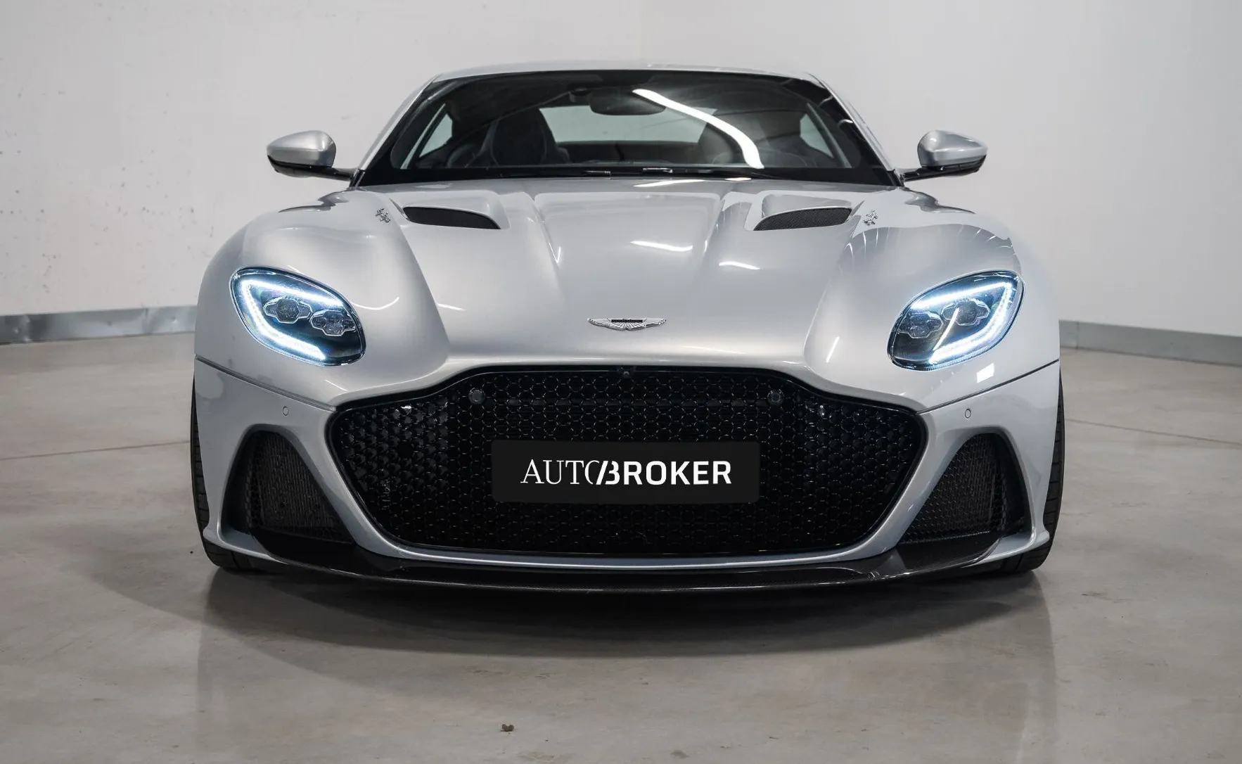 Zunanja slika - Aston Martin DBS - DBS - 2