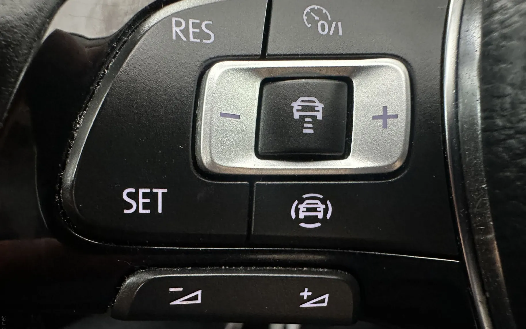 Zunanja slika - Volkswagen Tiguan - 2.0 TDI SCR DSG7 IQ.Drive.PANORAMA.NAVI.KAMERA.ACC - 13