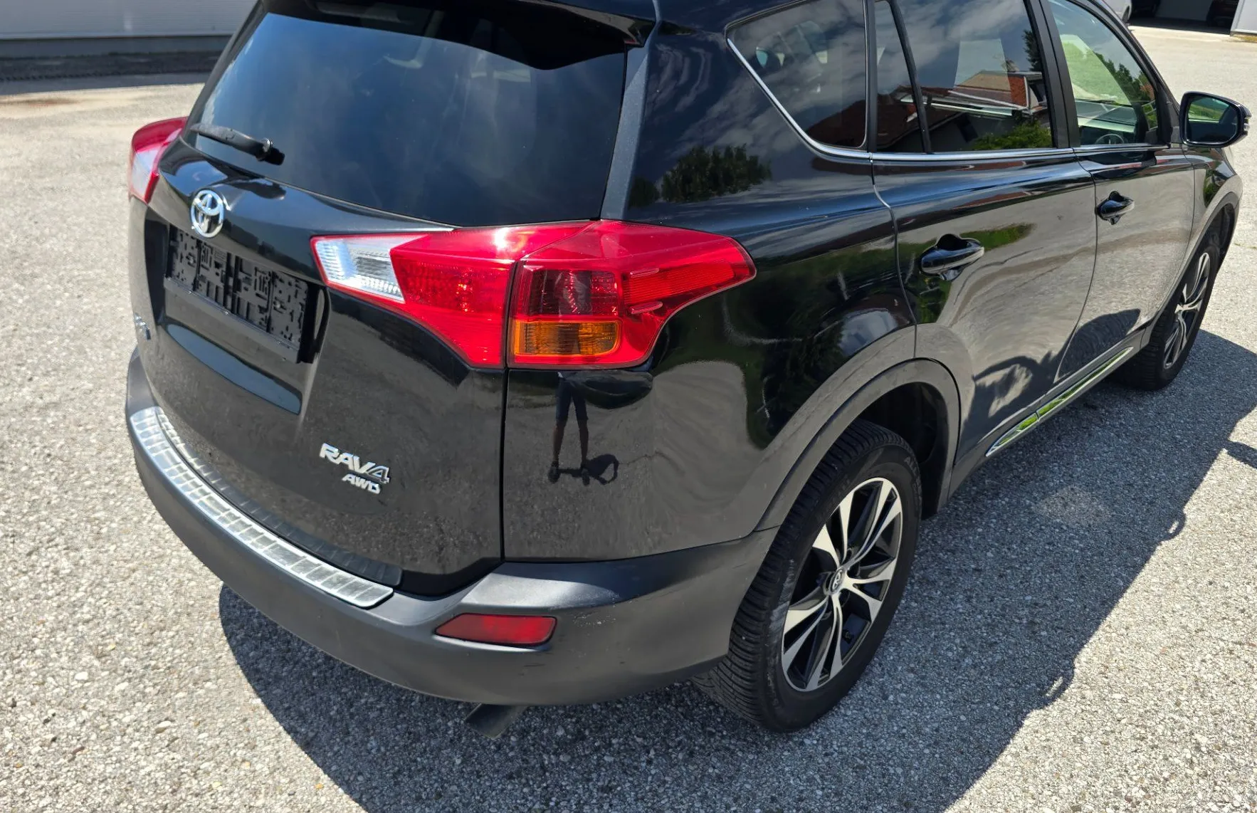 Zunanja slika - Toyota RAV4 - 2.0 D-4D 4x4 Elegant - 5