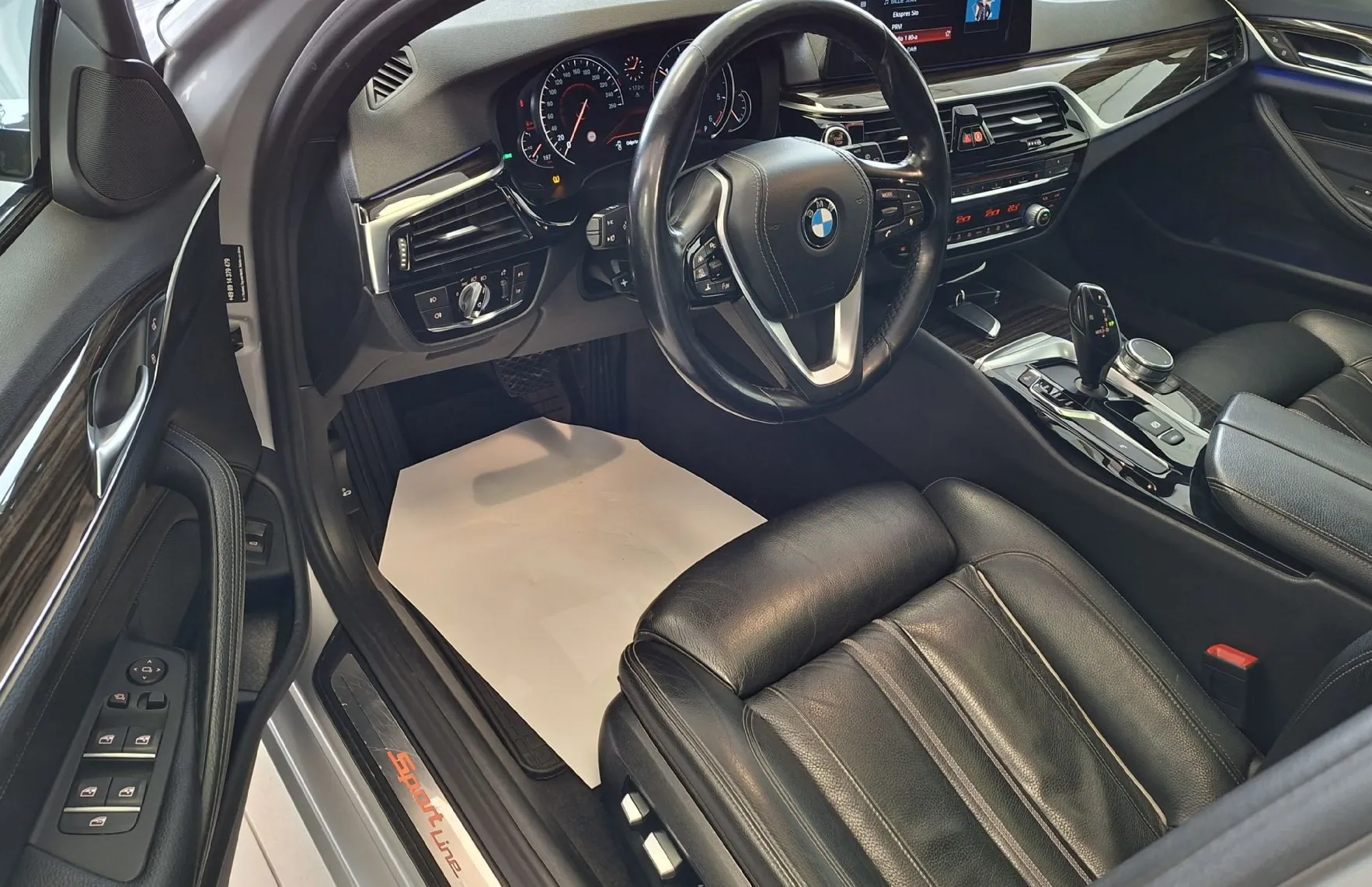 Zunanja slika - BMW Serija 5 - Touring: 520d x Drive aut.SPORT LINE-LED-NAVI-PANORAMA- - 7