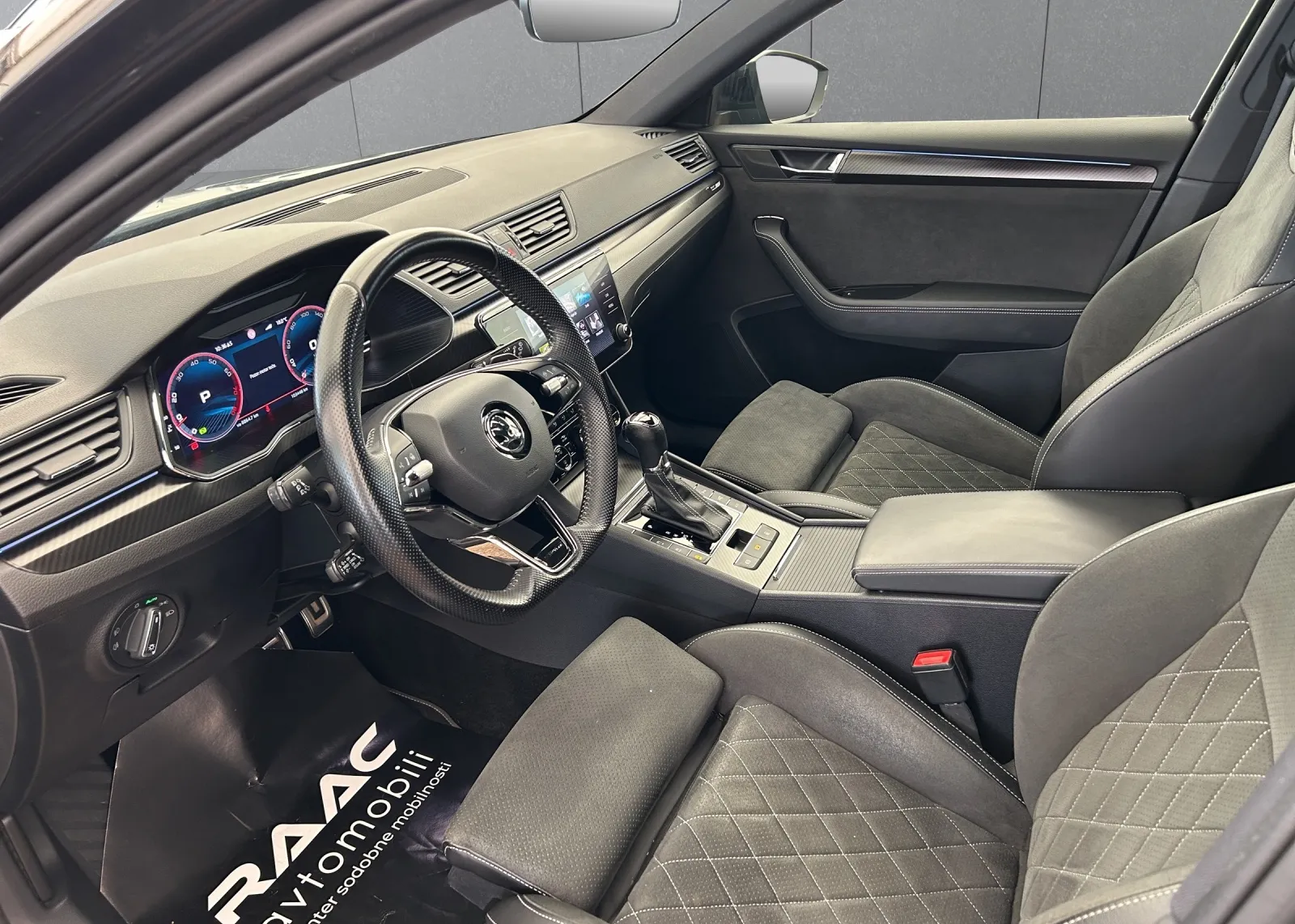Zunanja slika - Škoda Superb - Combi 4x4 2,0 TSI DSG - 6